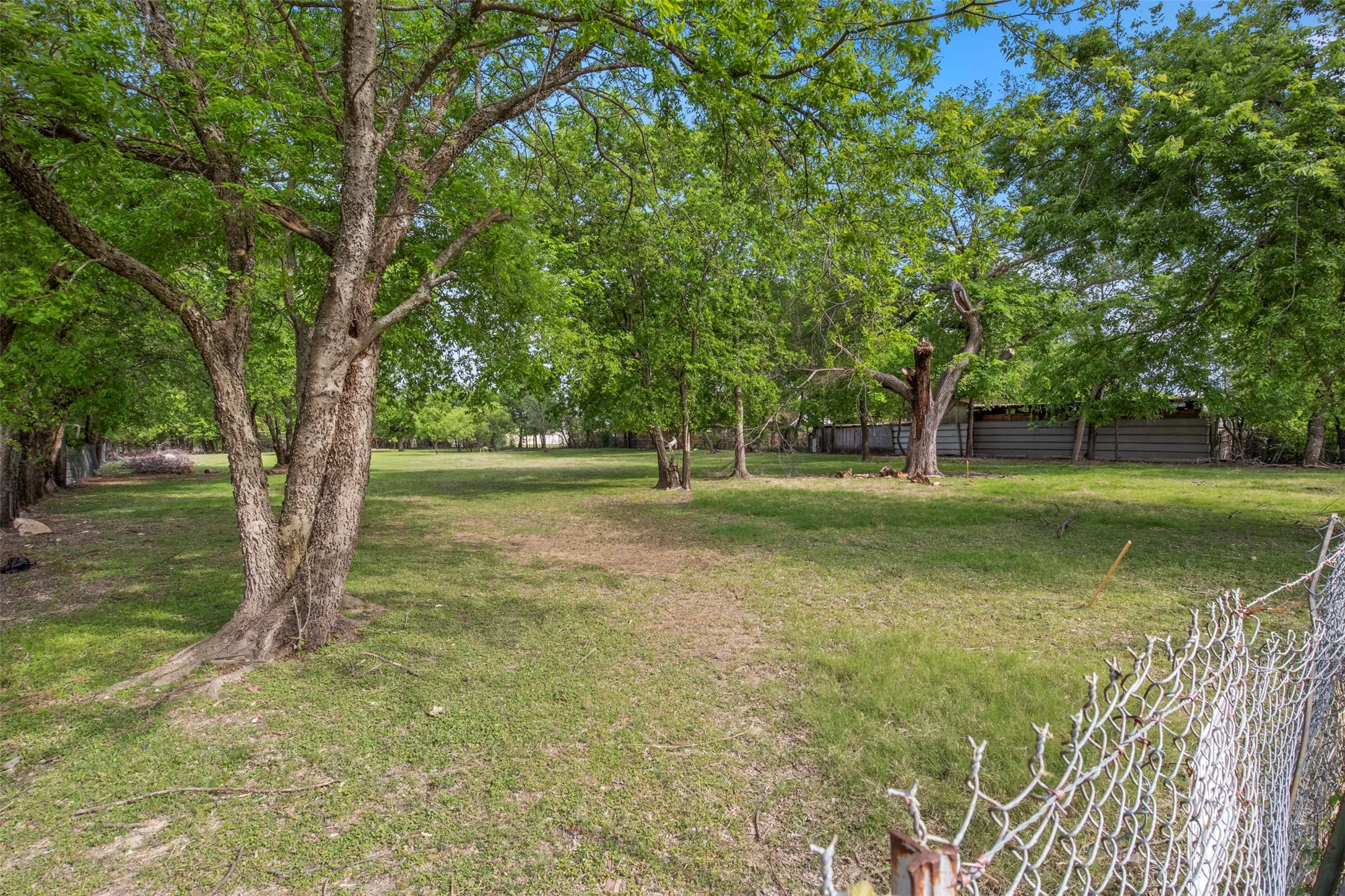 Unimproved Land For Sale in Dallas County , 2820 Namur Street, Dallas, Texas 75227, 0, 0, Garage spaces, 0 Sqft, built in 0, mls#21228709, Real Estate Agent in Dallas, Homes For Sale in Dallas county, Homes For Sale in Dallas, Realtor in Dallas Texas, Real Estate Brokerage Independent Realty Texas, Luminita Cordes Realtor