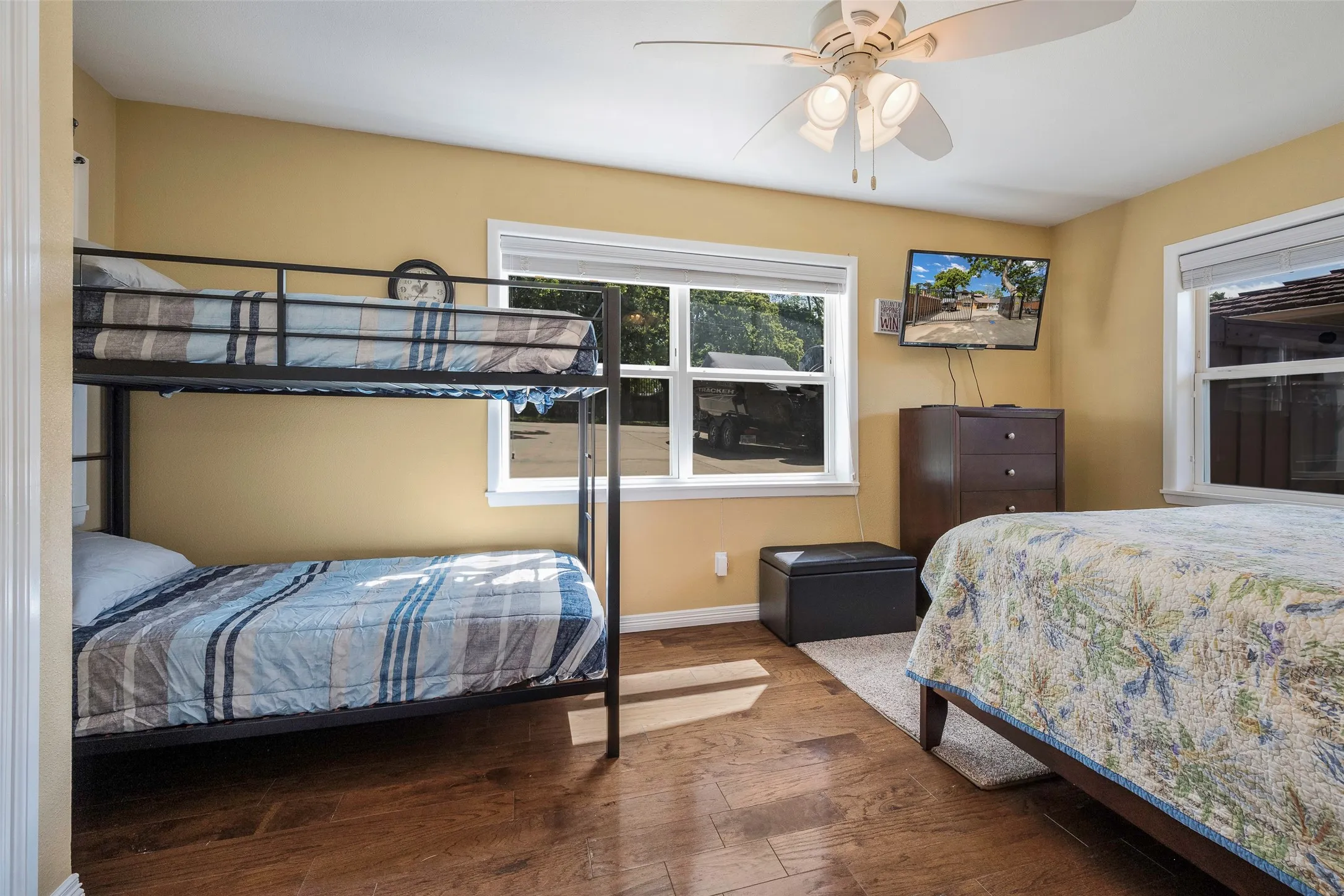 Single Family Residence For Sale in Henderson County , 256 Whispering Oaks Trail, Payne Springs, Texas 75156, 4 Bedroom, 2 Bathroom, 2 Garage spaces, 2,416 Sqft, built in 1962, Preowned, mls#21230704, Real Estate Agent in Payne Springs, Homes For Sale in Henderson county, Homes For Sale in Payne Springs, Realtor in Payne Springs Texas, Real Estate Brokerage Independent Realty Texas, Luminita Cordes Realtor