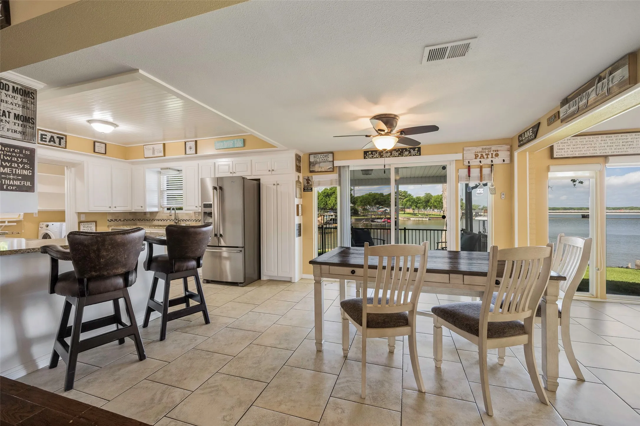 Single Family Residence For Sale in Henderson County , 256 Whispering Oaks Trail, Payne Springs, Texas 75156, 4 Bedroom, 2 Bathroom, 2 Garage spaces, 2,416 Sqft, built in 1962, Preowned, mls#21230704, Real Estate Agent in Payne Springs, Homes For Sale in Henderson county, Homes For Sale in Payne Springs, Realtor in Payne Springs Texas, Real Estate Brokerage Independent Realty Texas, Luminita Cordes Realtor