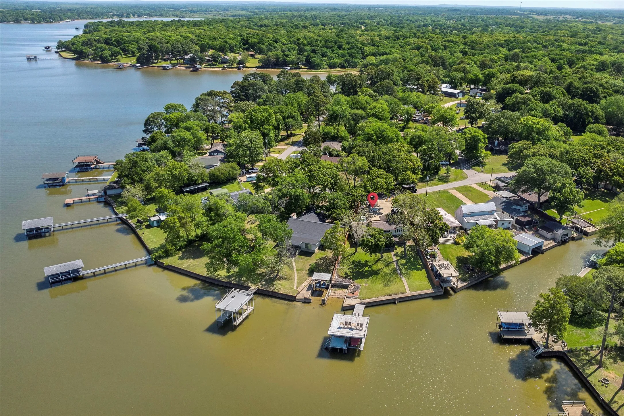 Single Family Residence For Sale in Henderson County , 256 Whispering Oaks Trail, Payne Springs, Texas 75156, 4 Bedroom, 2 Bathroom, 2 Garage spaces, 2,416 Sqft, built in 1962, Preowned, mls#21230704, Real Estate Agent in Payne Springs, Homes For Sale in Henderson county, Homes For Sale in Payne Springs, Realtor in Payne Springs Texas, Real Estate Brokerage Independent Realty Texas, Luminita Cordes Realtor