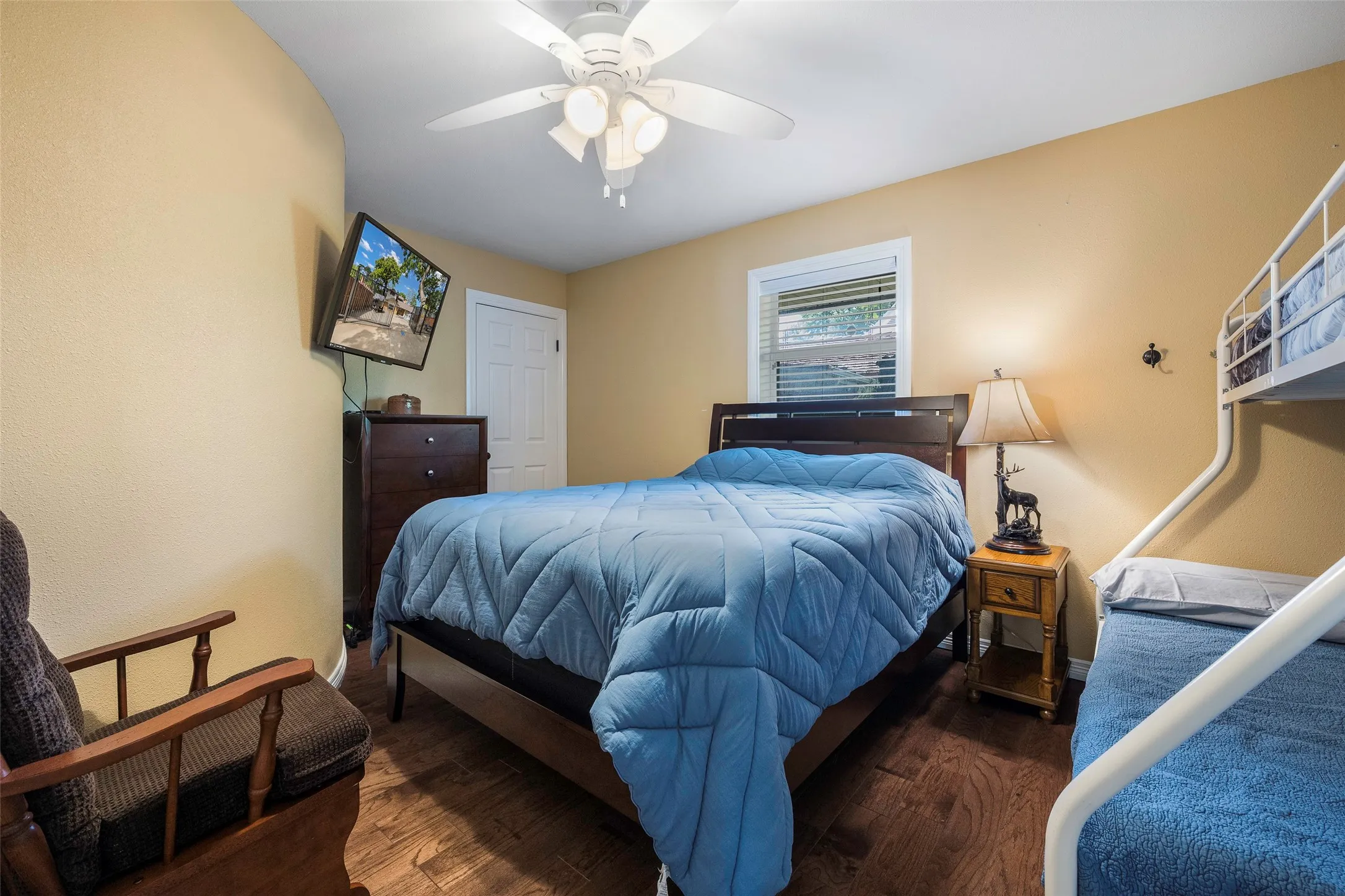 Single Family Residence For Sale in Henderson County , 256 Whispering Oaks Trail, Payne Springs, Texas 75156, 4 Bedroom, 2 Bathroom, 2 Garage spaces, 2,416 Sqft, built in 1962, Preowned, mls#21230704, Real Estate Agent in Payne Springs, Homes For Sale in Henderson county, Homes For Sale in Payne Springs, Realtor in Payne Springs Texas, Real Estate Brokerage Independent Realty Texas, Luminita Cordes Realtor