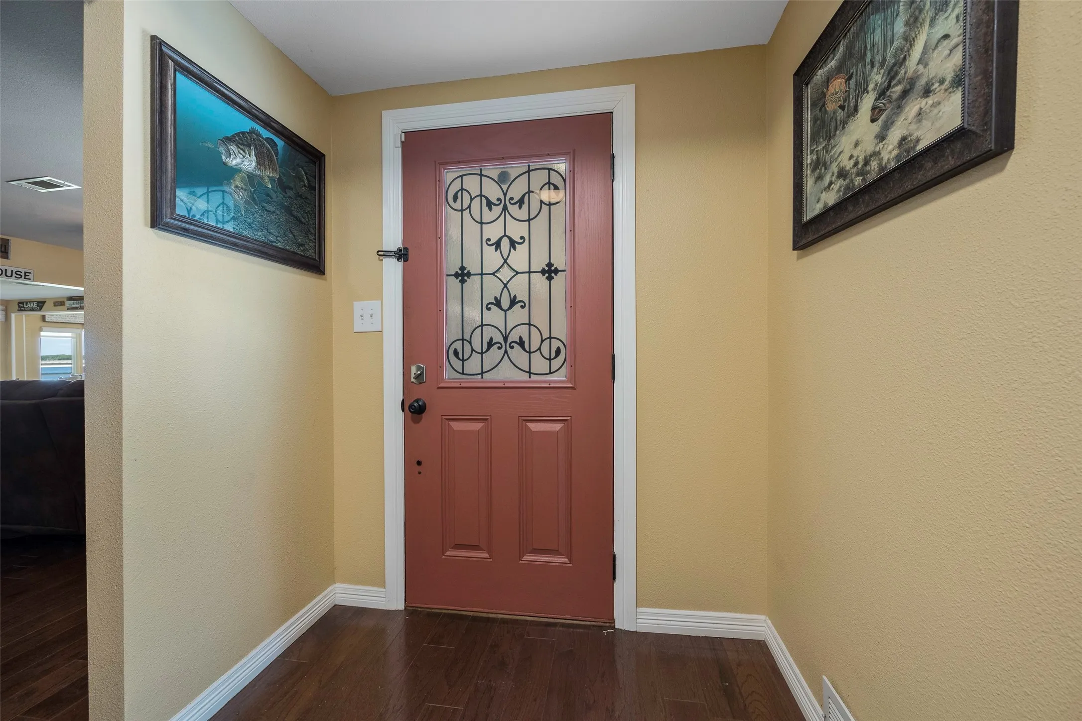 Single Family Residence For Sale in Henderson County , 256 Whispering Oaks Trail, Payne Springs, Texas 75156, 4 Bedroom, 2 Bathroom, 2 Garage spaces, 2,416 Sqft, built in 1962, Preowned, mls#21230704, Real Estate Agent in Payne Springs, Homes For Sale in Henderson county, Homes For Sale in Payne Springs, Realtor in Payne Springs Texas, Real Estate Brokerage Independent Realty Texas, Luminita Cordes Realtor