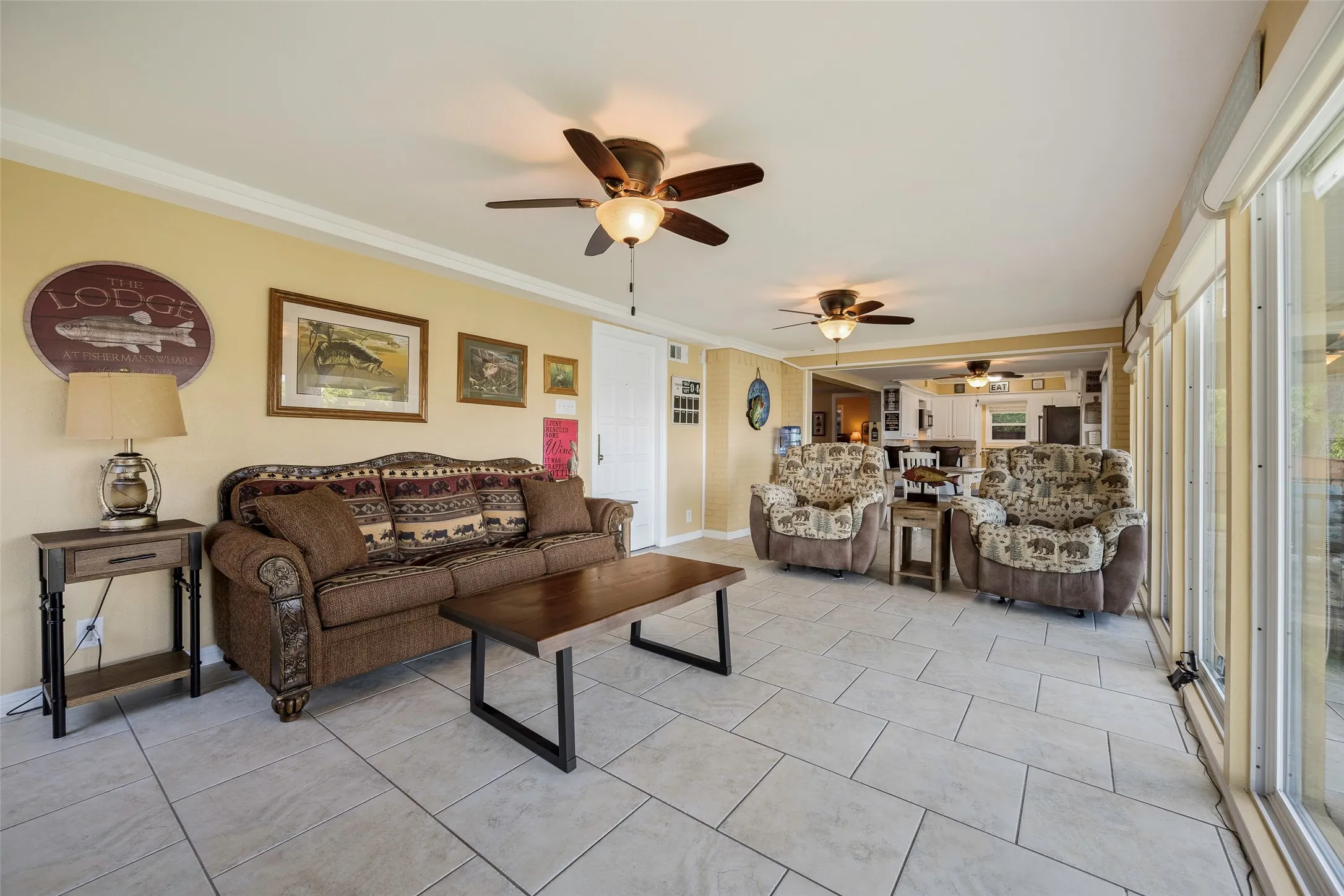 Single Family Residence For Sale in Henderson County , 256 Whispering Oaks Trail, Payne Springs, Texas 75156, 4 Bedroom, 2 Bathroom, 2 Garage spaces, 2,416 Sqft, built in 1962, Preowned, mls#21230704, Real Estate Agent in Payne Springs, Homes For Sale in Henderson county, Homes For Sale in Payne Springs, Realtor in Payne Springs Texas, Real Estate Brokerage Independent Realty Texas, Luminita Cordes Realtor