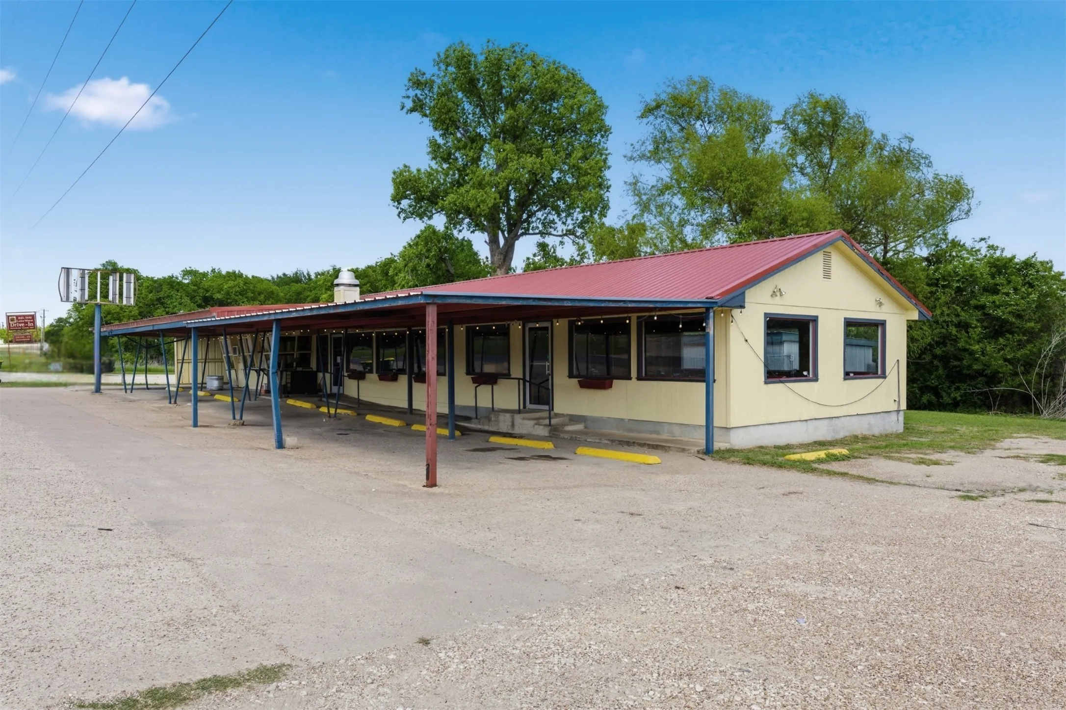 Business For Sale in Falls County , 1008 N Bus Hwy 6, Marlin, Texas 76661, 0, 0, Garage spaces, 0 Sqft, built in 0, Preowned, mls#21233065, Real Estate Agent in Marlin, Homes For Sale in Falls county, Homes For Sale in Marlin, Realtor in Marlin Texas, Real Estate Brokerage Independent Realty Texas, Luminita Cordes Realtor