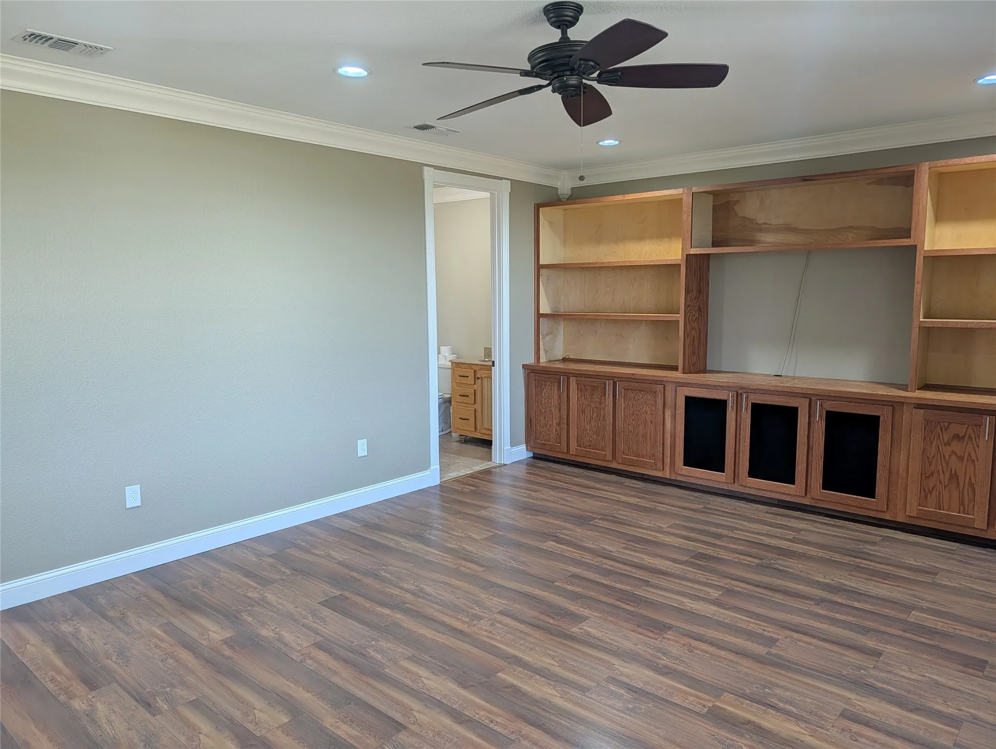 Farm For Sale in Kaufman County , 21855 S Fm 148, Kemp, Texas 75143, 3 Bedroom, 3 Bathroom, Garage spaces, 2,580 Sqft, built in 2007, mls#21235527, Real Estate Agent in Kemp, Homes For Sale in Kaufman county, Homes For Sale in Kemp, Realtor in Kemp Texas, Real Estate Brokerage Independent Realty Texas, Luminita Cordes Realtor