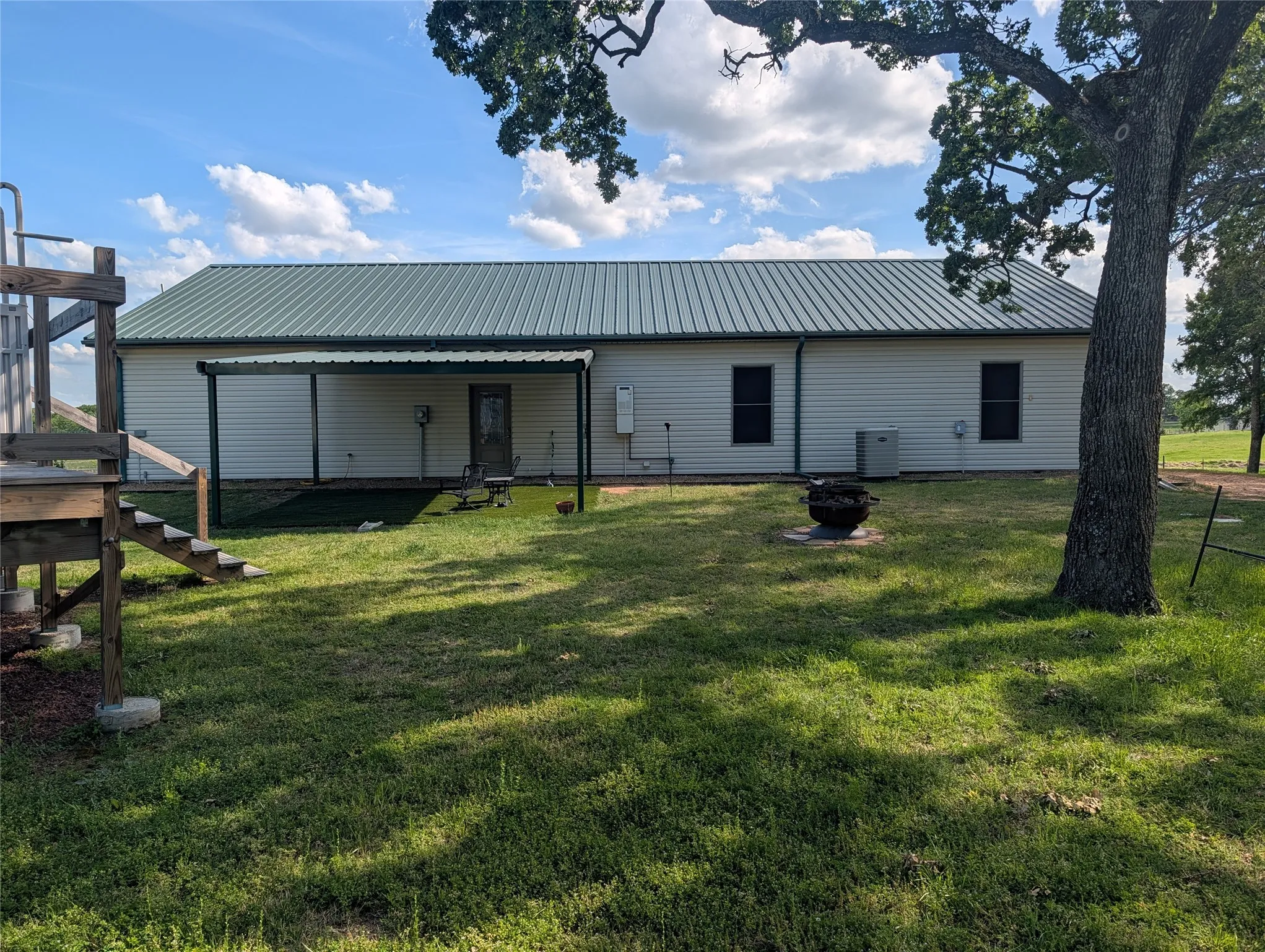 Farm For Sale in Kaufman County , 21855 S Fm 148, Kemp, Texas 75143, 3 Bedroom, 3 Bathroom, Garage spaces, 2,580 Sqft, built in 2007, mls#21235527, Real Estate Agent in Kemp, Homes For Sale in Kaufman county, Homes For Sale in Kemp, Realtor in Kemp Texas, Real Estate Brokerage Independent Realty Texas, Luminita Cordes Realtor