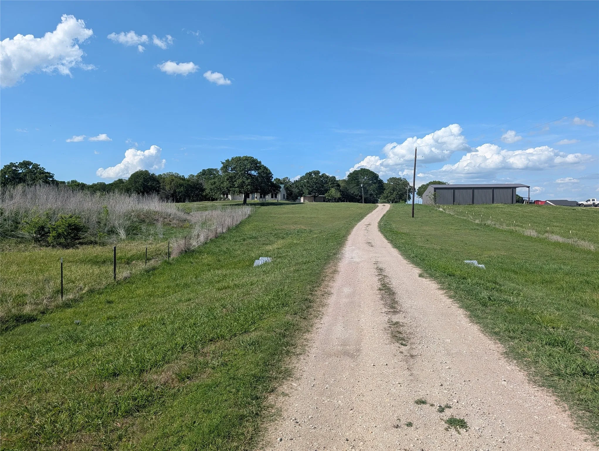 Farm For Sale in Kaufman County , 21855 S Fm 148, Kemp, Texas 75143, 3 Bedroom, 3 Bathroom, Garage spaces, 2,580 Sqft, built in 2007, mls#21235527, Real Estate Agent in Kemp, Homes For Sale in Kaufman county, Homes For Sale in Kemp, Realtor in Kemp Texas, Real Estate Brokerage Independent Realty Texas, Luminita Cordes Realtor