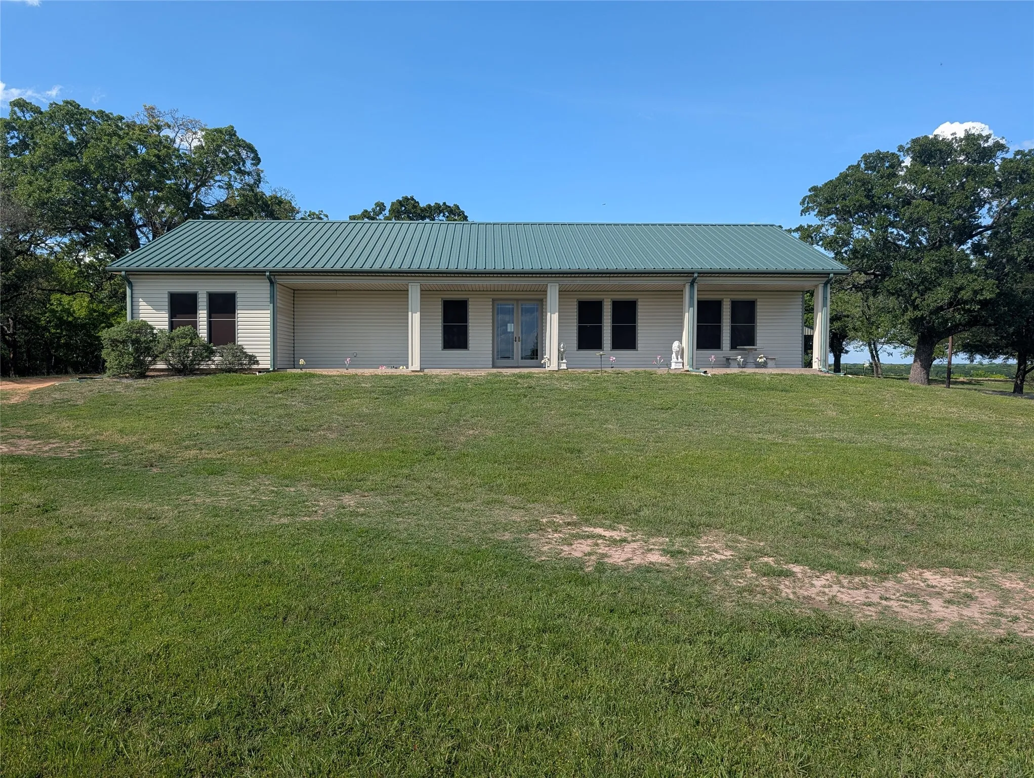Farm For Sale in Kaufman County , 21855 S Fm 148, Kemp, Texas 75143, 3 Bedroom, 3 Bathroom, Garage spaces, 2,580 Sqft, built in 2007, mls#21235527, Real Estate Agent in Kemp, Homes For Sale in Kaufman county, Homes For Sale in Kemp, Realtor in Kemp Texas, Real Estate Brokerage Independent Realty Texas, Luminita Cordes Realtor