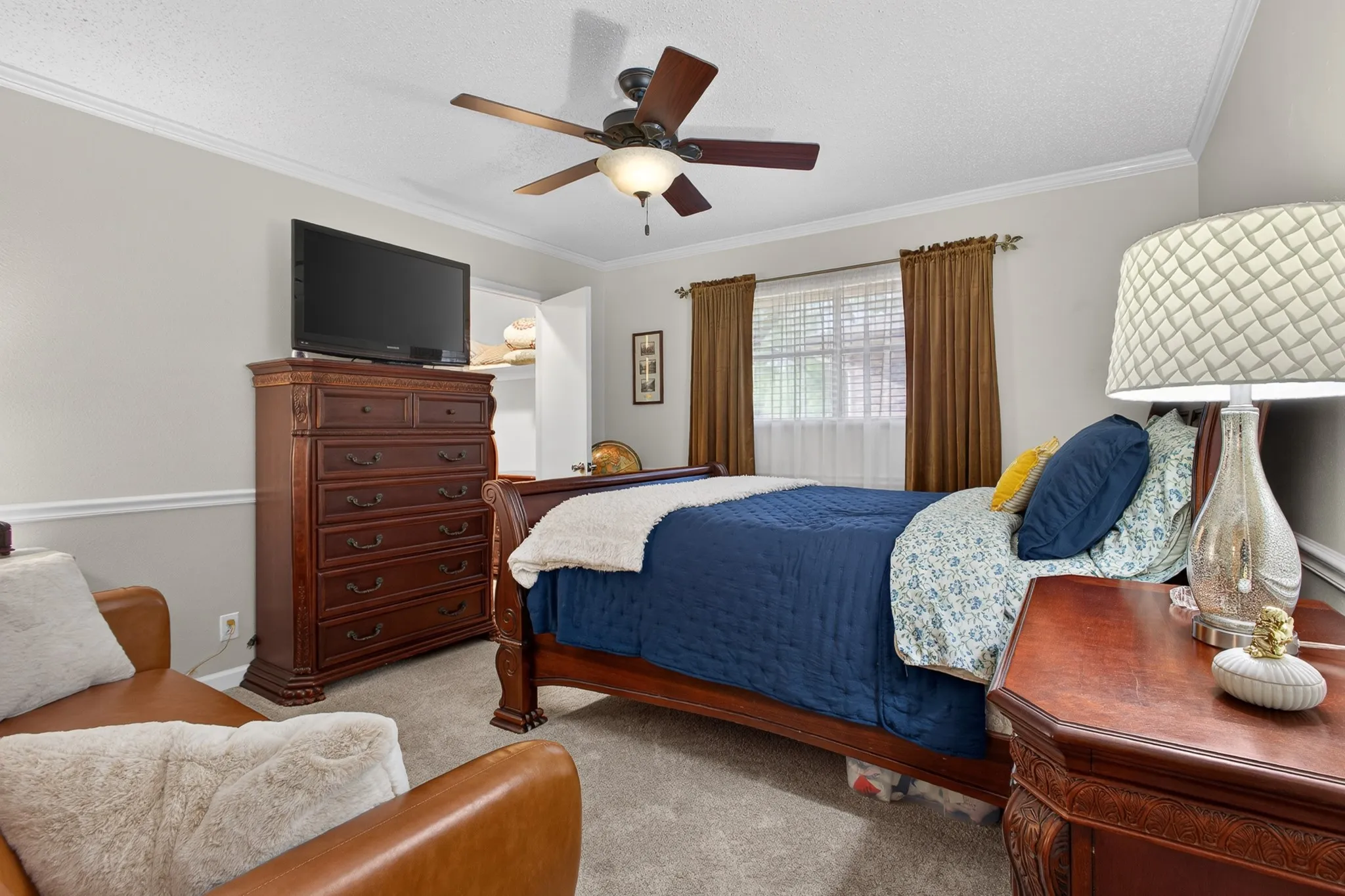 Single Family Residence For Sale in Fannin County , 1907 Wes Hardin Circle, Bonham, Texas 75418, 3 Bedroom, 3 Bathroom, Garage spaces, 3,034 Sqft, built in 1971, Preowned, mls#21235447, Real Estate Agent in Bonham, Homes For Sale in Fannin county, Homes For Sale in Bonham, Realtor in Bonham Texas, Real Estate Brokerage Independent Realty Texas, Luminita Cordes Realtor