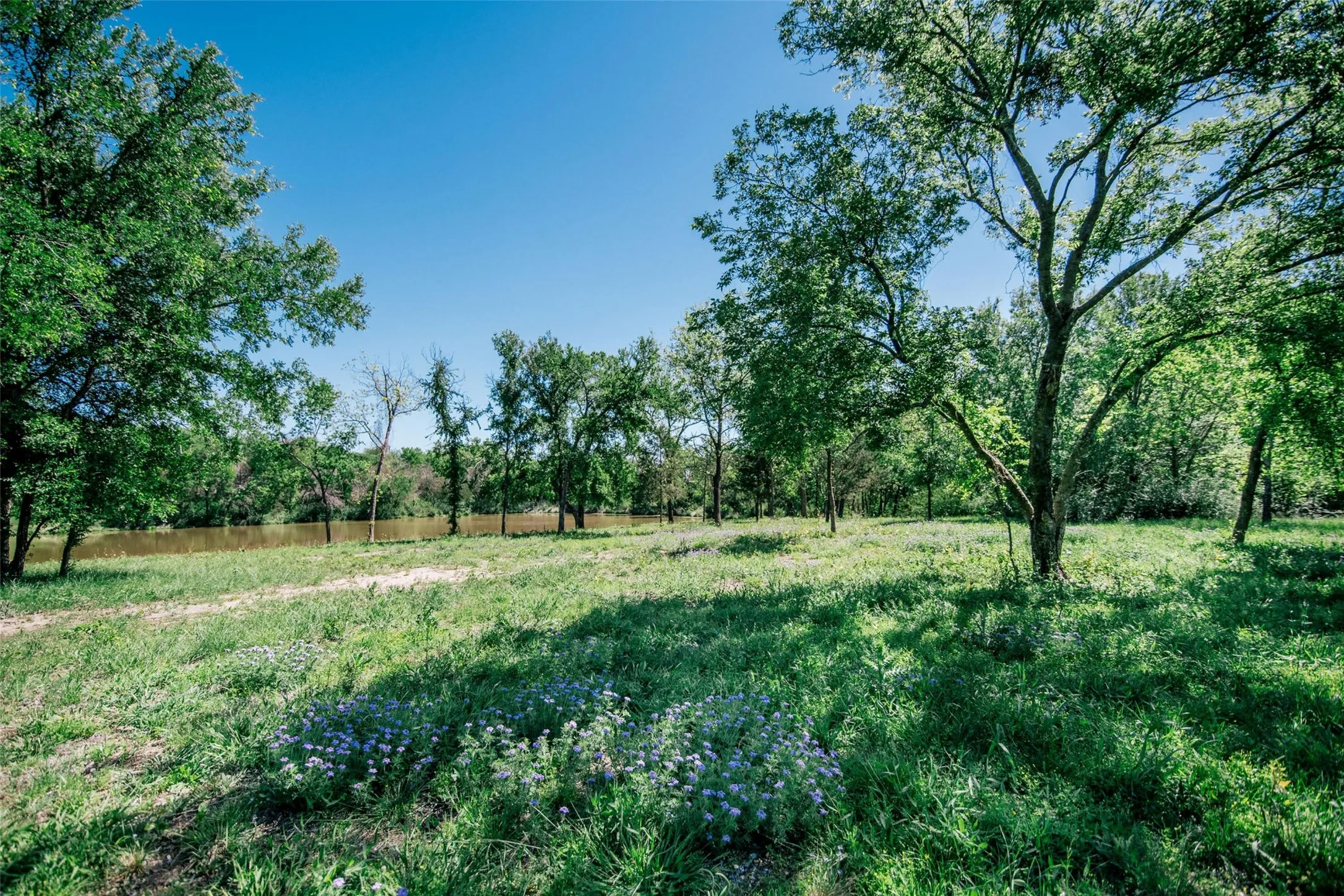 Single Family Residence For Sale in Denton County , 9325 Fm 428, Aubrey, Texas 76227, 4 Bedroom, 4 Bathroom, 3 Garage spaces, 4,297 Sqft, built in 2022, Preowned, mls#21235502, Real Estate Agent in Aubrey, Homes For Sale in Denton county, Homes For Sale in Aubrey, Realtor in Aubrey Texas, Real Estate Brokerage Independent Realty Texas, Luminita Cordes Realtor