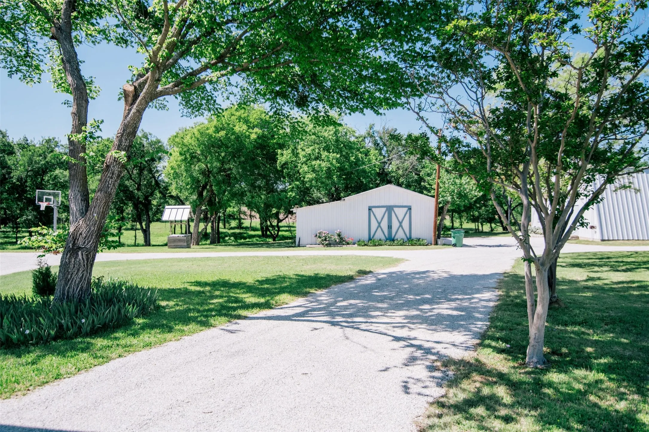 Single Family Residence For Sale in Denton County , 9325 Fm 428, Aubrey, Texas 76227, 4 Bedroom, 4 Bathroom, 3 Garage spaces, 4,297 Sqft, built in 2022, Preowned, mls#21235502, Real Estate Agent in Aubrey, Homes For Sale in Denton county, Homes For Sale in Aubrey, Realtor in Aubrey Texas, Real Estate Brokerage Independent Realty Texas, Luminita Cordes Realtor