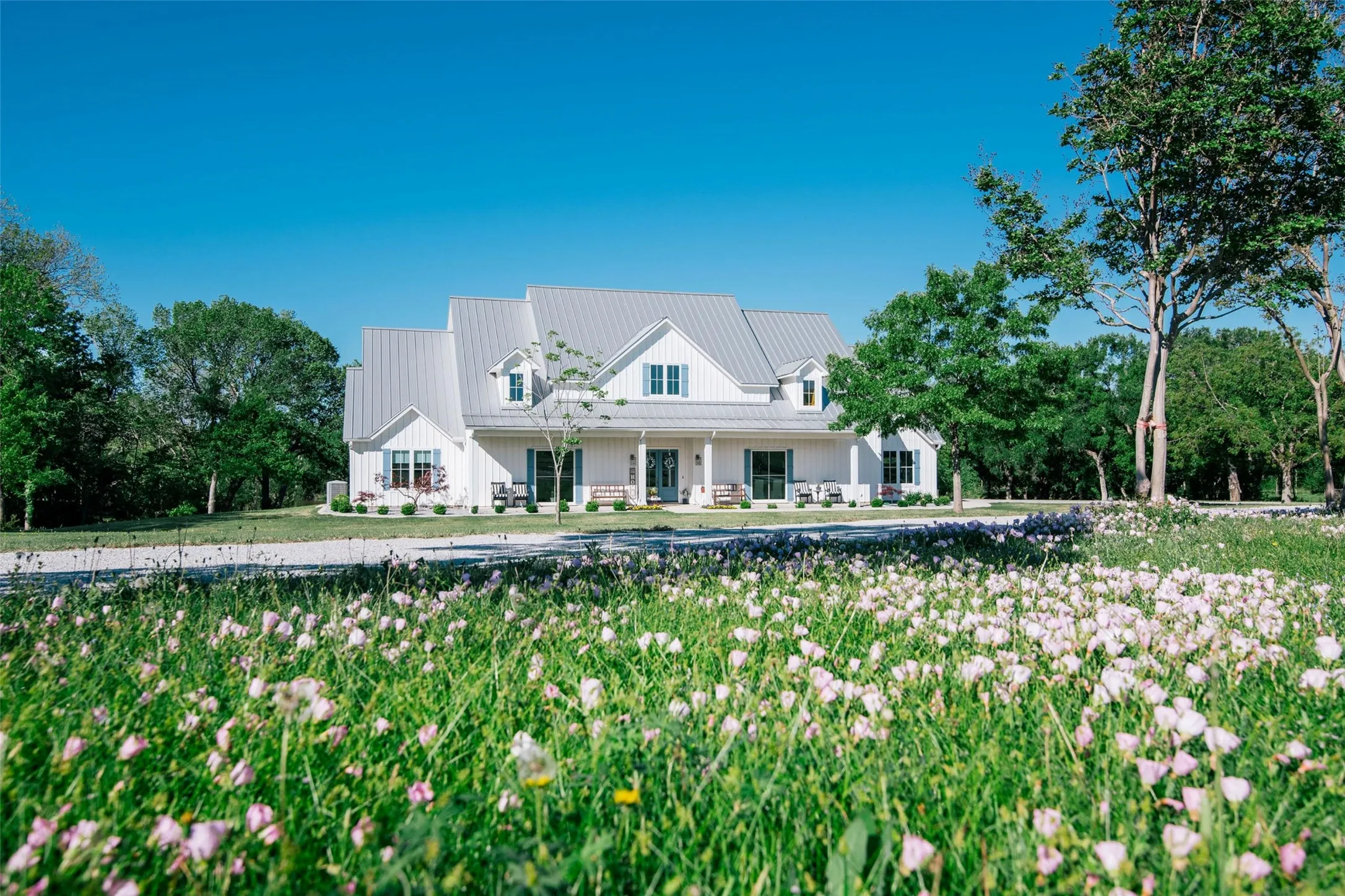 Single Family Residence For Sale in Denton County , 9325 Fm 428, Aubrey, Texas 76227, 4 Bedroom, 4 Bathroom, 3 Garage spaces, 4,297 Sqft, built in 2022, Preowned, mls#21235502, Real Estate Agent in Aubrey, Homes For Sale in Denton county, Homes For Sale in Aubrey, Realtor in Aubrey Texas, Real Estate Brokerage Independent Realty Texas, Luminita Cordes Realtor