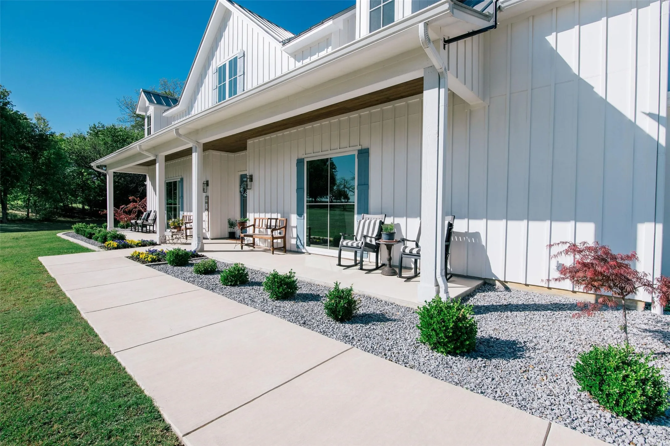 Single Family Residence For Sale in Denton County , 9325 Fm 428, Aubrey, Texas 76227, 4 Bedroom, 4 Bathroom, 3 Garage spaces, 4,297 Sqft, built in 2022, Preowned, mls#21235502, Real Estate Agent in Aubrey, Homes For Sale in Denton county, Homes For Sale in Aubrey, Realtor in Aubrey Texas, Real Estate Brokerage Independent Realty Texas, Luminita Cordes Realtor