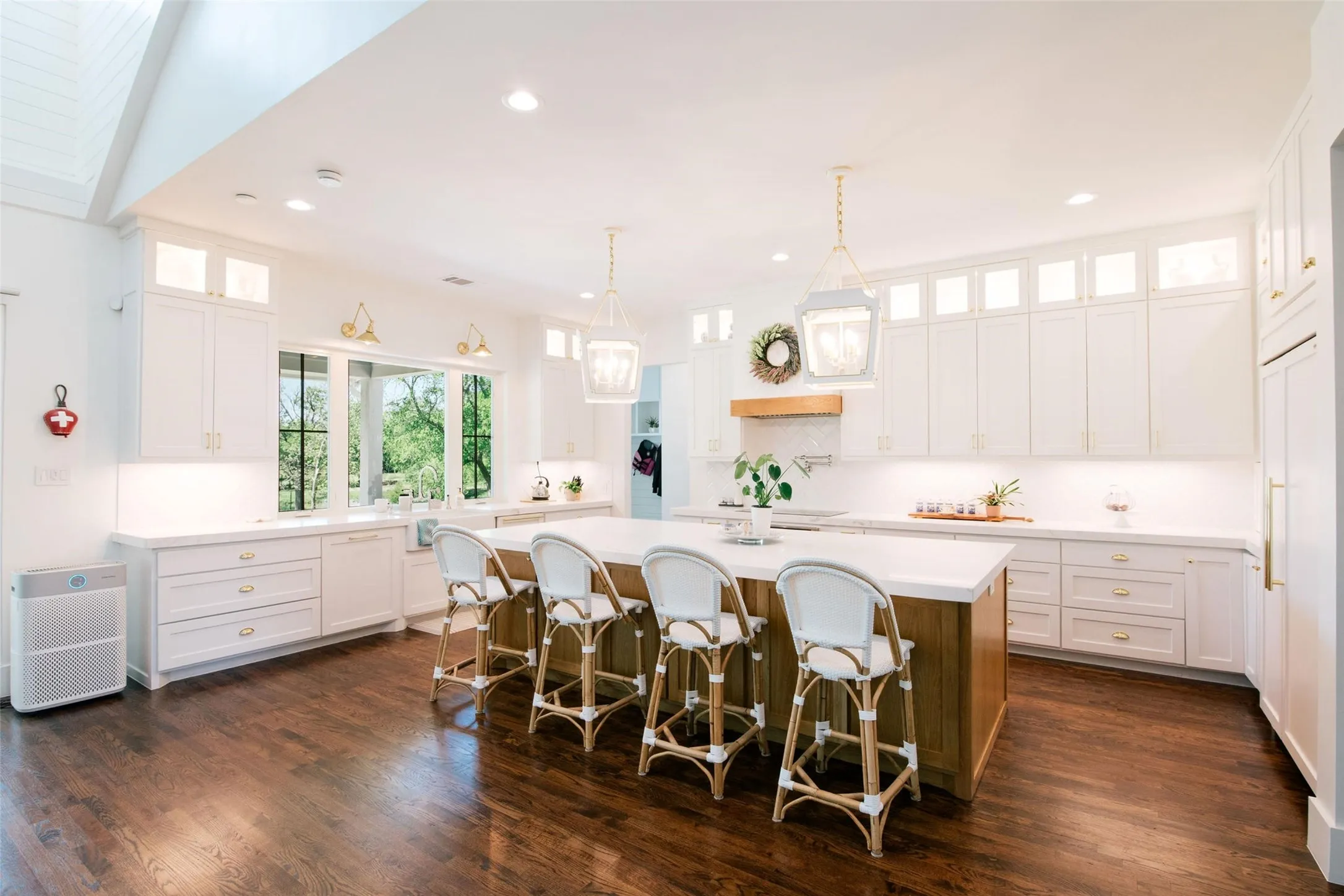 Single Family Residence For Sale in Denton County , 9325 Fm 428, Aubrey, Texas 76227, 4 Bedroom, 4 Bathroom, 3 Garage spaces, 4,297 Sqft, built in 2022, Preowned, mls#21235502, Real Estate Agent in Aubrey, Homes For Sale in Denton county, Homes For Sale in Aubrey, Realtor in Aubrey Texas, Real Estate Brokerage Independent Realty Texas, Luminita Cordes Realtor