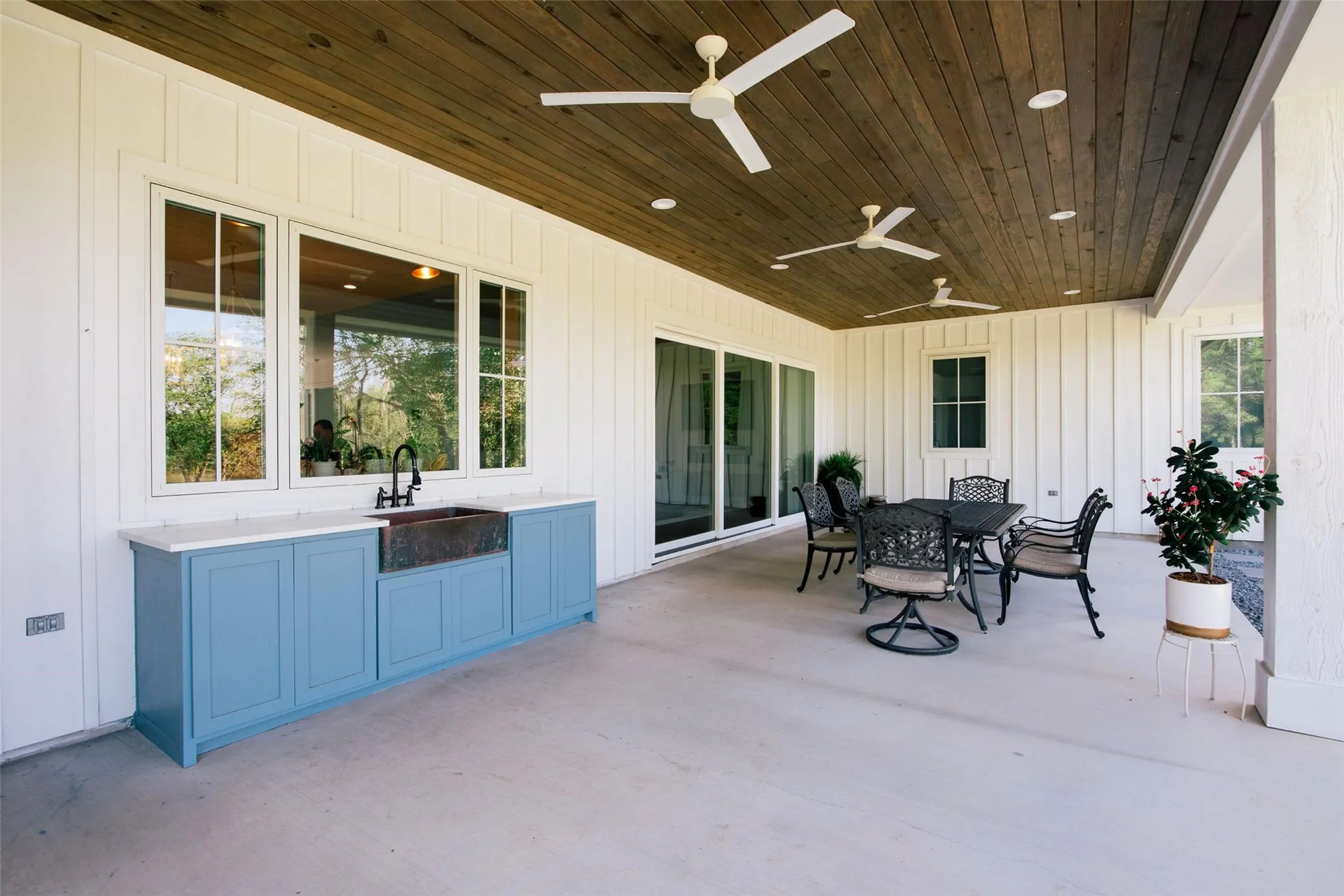 Single Family Residence For Sale in Denton County , 9325 Fm 428, Aubrey, Texas 76227, 4 Bedroom, 4 Bathroom, 3 Garage spaces, 4,297 Sqft, built in 2022, Preowned, mls#21235502, Real Estate Agent in Aubrey, Homes For Sale in Denton county, Homes For Sale in Aubrey, Realtor in Aubrey Texas, Real Estate Brokerage Independent Realty Texas, Luminita Cordes Realtor