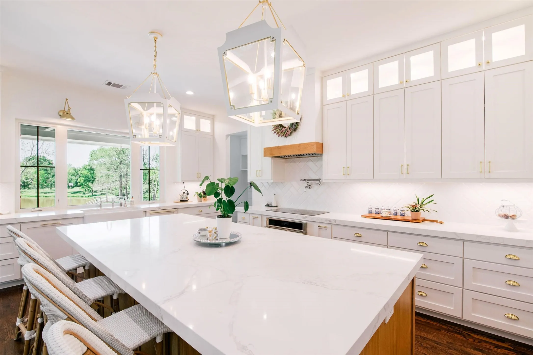 Single Family Residence For Sale in Denton County , 9325 Fm 428, Aubrey, Texas 76227, 4 Bedroom, 4 Bathroom, 3 Garage spaces, 4,297 Sqft, built in 2022, Preowned, mls#21235502, Real Estate Agent in Aubrey, Homes For Sale in Denton county, Homes For Sale in Aubrey, Realtor in Aubrey Texas, Real Estate Brokerage Independent Realty Texas, Luminita Cordes Realtor
