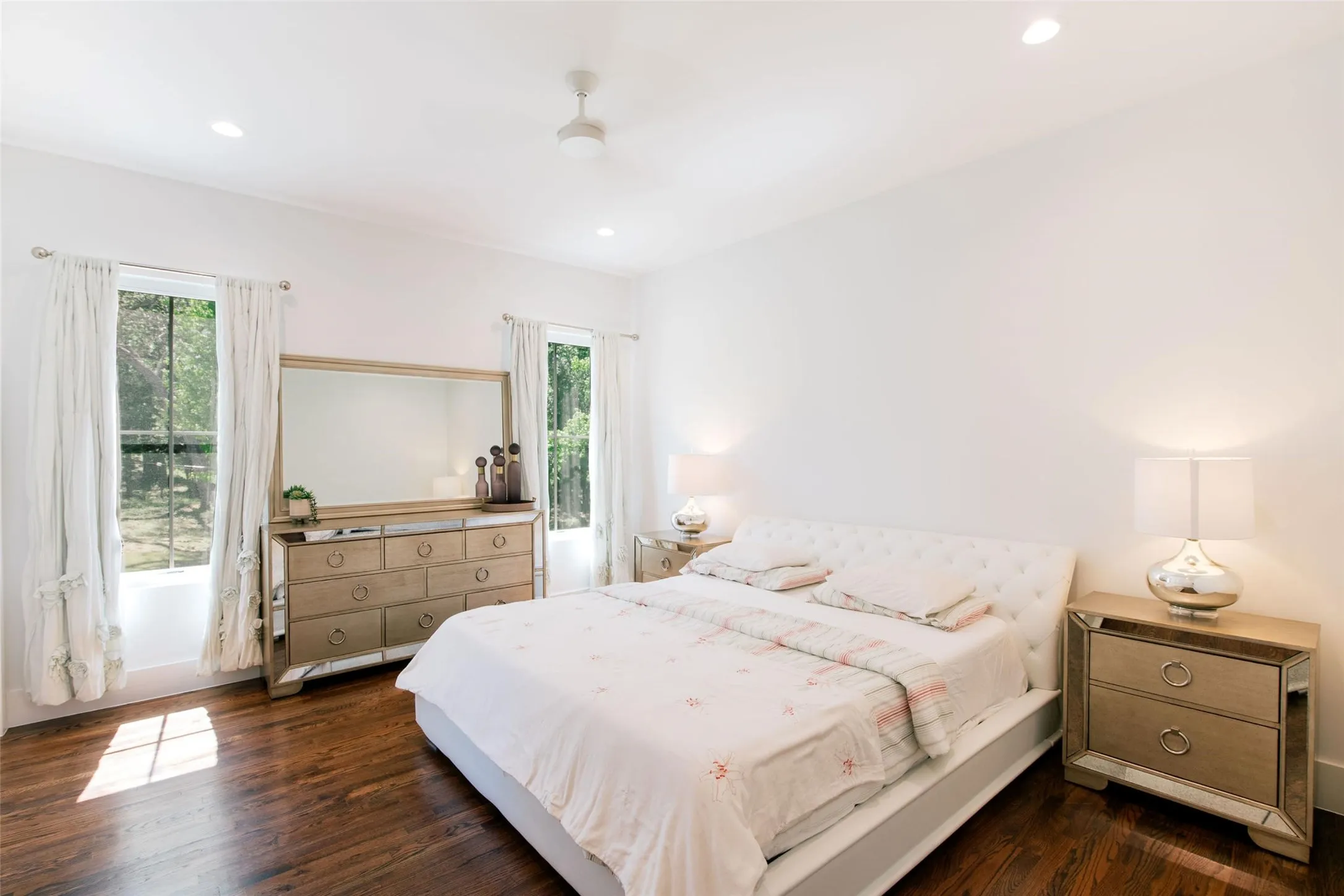 Single Family Residence For Sale in Denton County , 9325 Fm 428, Aubrey, Texas 76227, 4 Bedroom, 4 Bathroom, 3 Garage spaces, 4,297 Sqft, built in 2022, Preowned, mls#21235502, Real Estate Agent in Aubrey, Homes For Sale in Denton county, Homes For Sale in Aubrey, Realtor in Aubrey Texas, Real Estate Brokerage Independent Realty Texas, Luminita Cordes Realtor