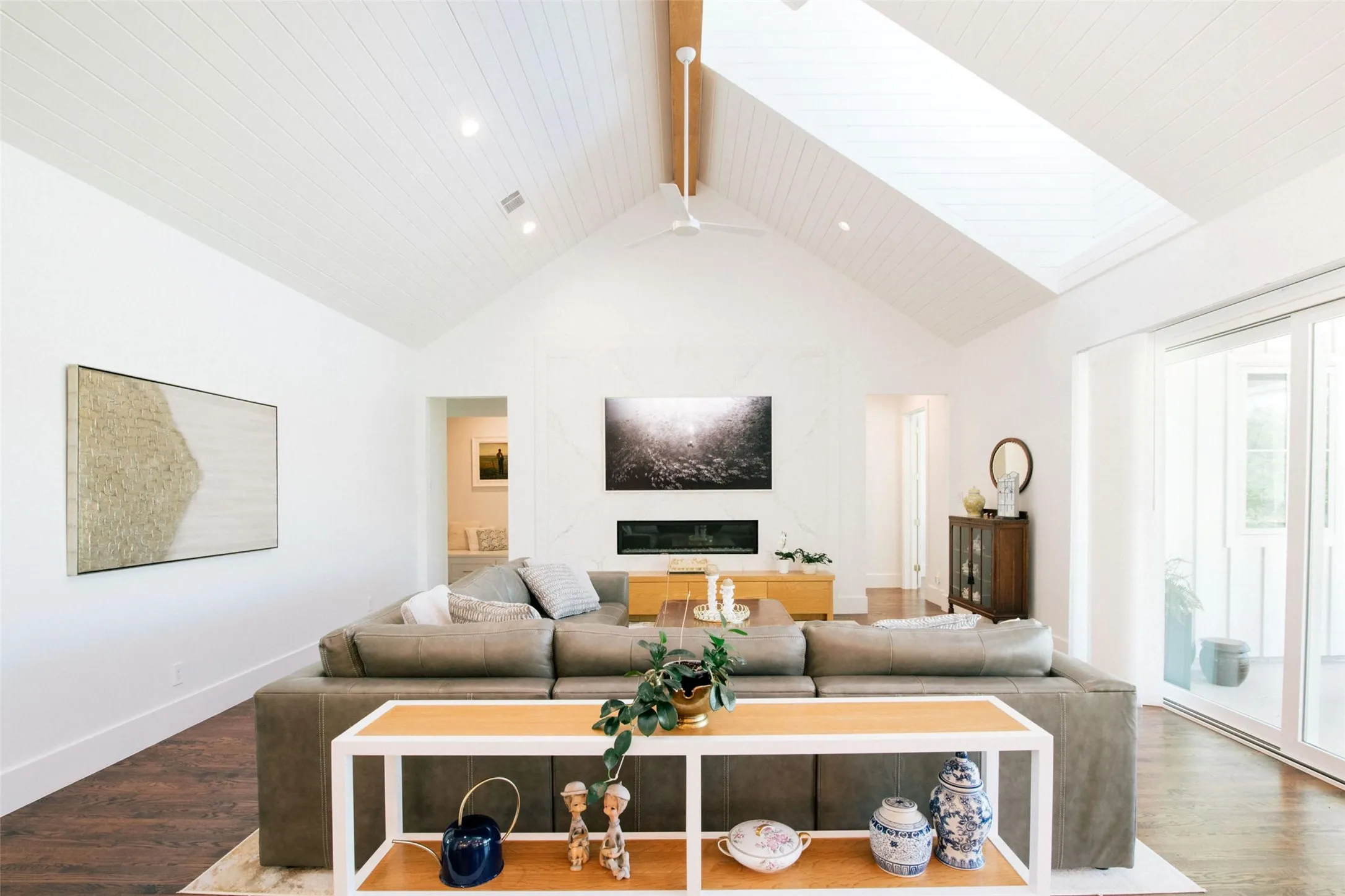 Single Family Residence For Sale in Denton County , 9325 Fm 428, Aubrey, Texas 76227, 4 Bedroom, 4 Bathroom, 3 Garage spaces, 4,297 Sqft, built in 2022, Preowned, mls#21235502, Real Estate Agent in Aubrey, Homes For Sale in Denton county, Homes For Sale in Aubrey, Realtor in Aubrey Texas, Real Estate Brokerage Independent Realty Texas, Luminita Cordes Realtor