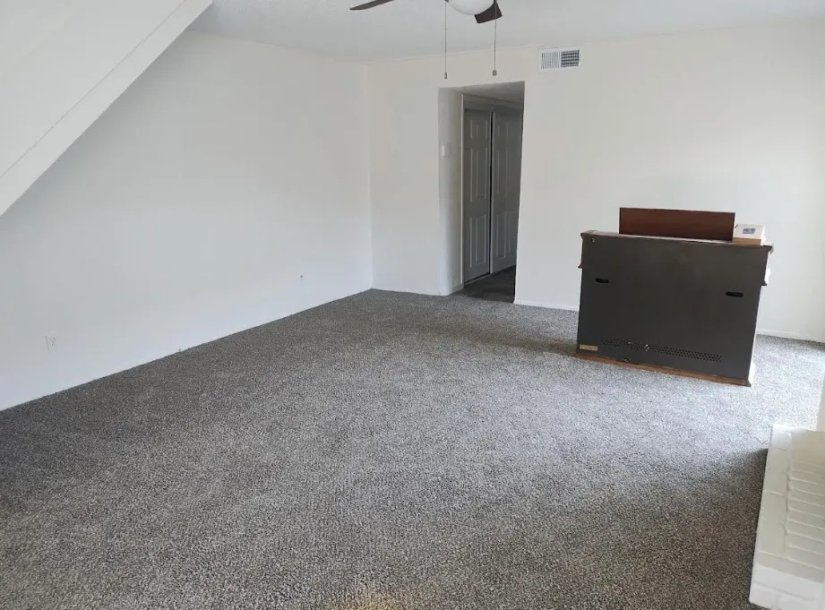 Duplex For Rent in Dallas County , 2623 NINA Circle, Grand Prairie, Texas 75052, 3 Bedroom, 2 Bathroom, Garage spaces, 1,472 Sqft, built in 1972, Preowned, mls#21235538, Real Estate Agent in Grand Prairie, Homes For Rent in Dallas county, Homes For Rent in Grand Prairie, Realtor in Grand Prairie Texas, Real Estate Brokerage Independent Realty Texas, Luminita Cordes Realtor