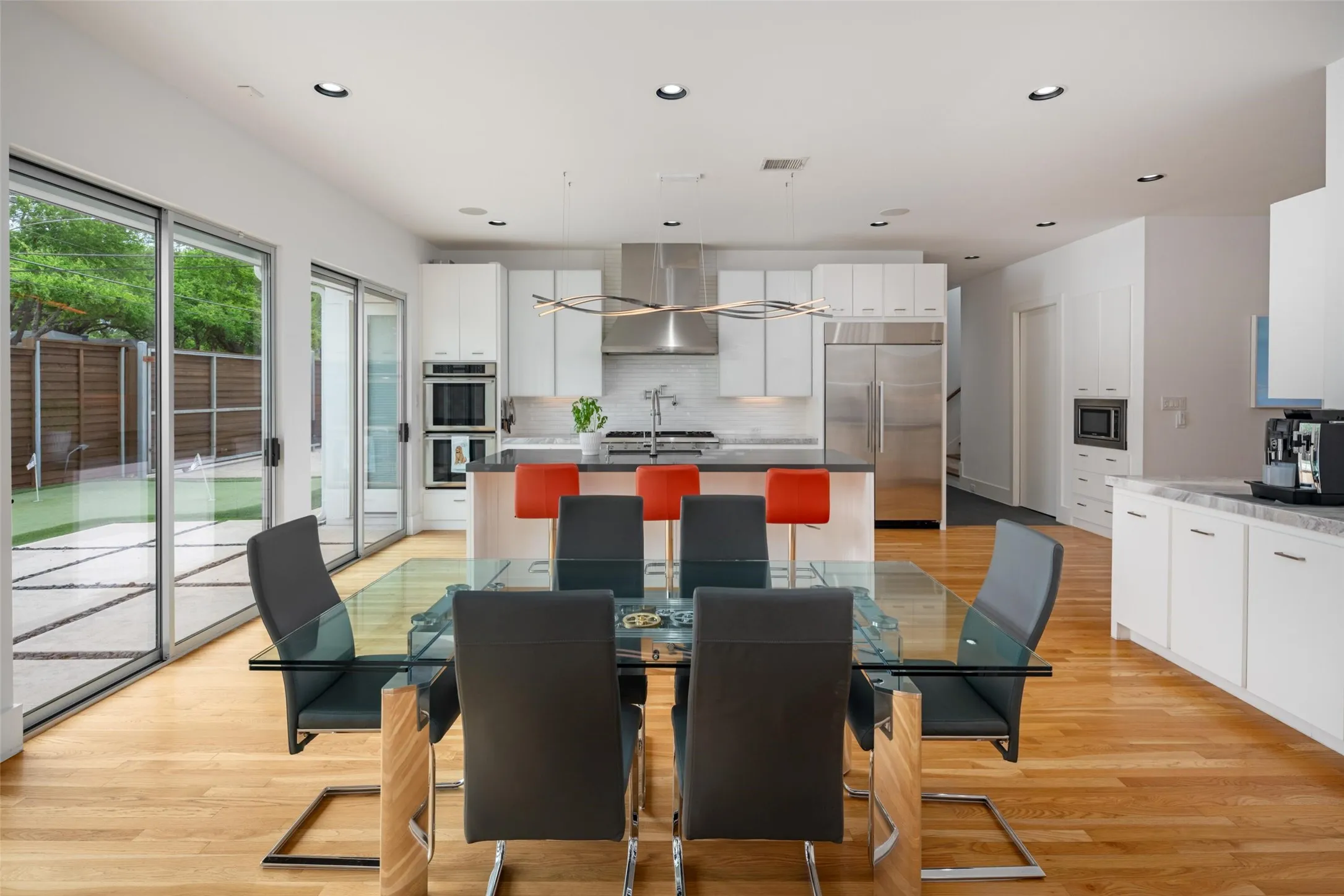 Single Family Residence For Sale in Dallas County , 5624 Williamstown Road, Dallas, Texas 75230, 5 Bedroom, 7 Bathroom, 3 Garage spaces, 6,496 Sqft, built in 2015, Preowned, mls#21235586, Real Estate Agent in Dallas, Homes For Sale in Dallas county, Homes For Sale in Dallas, Realtor in Dallas Texas, Real Estate Brokerage Independent Realty Texas, Luminita Cordes Realtor