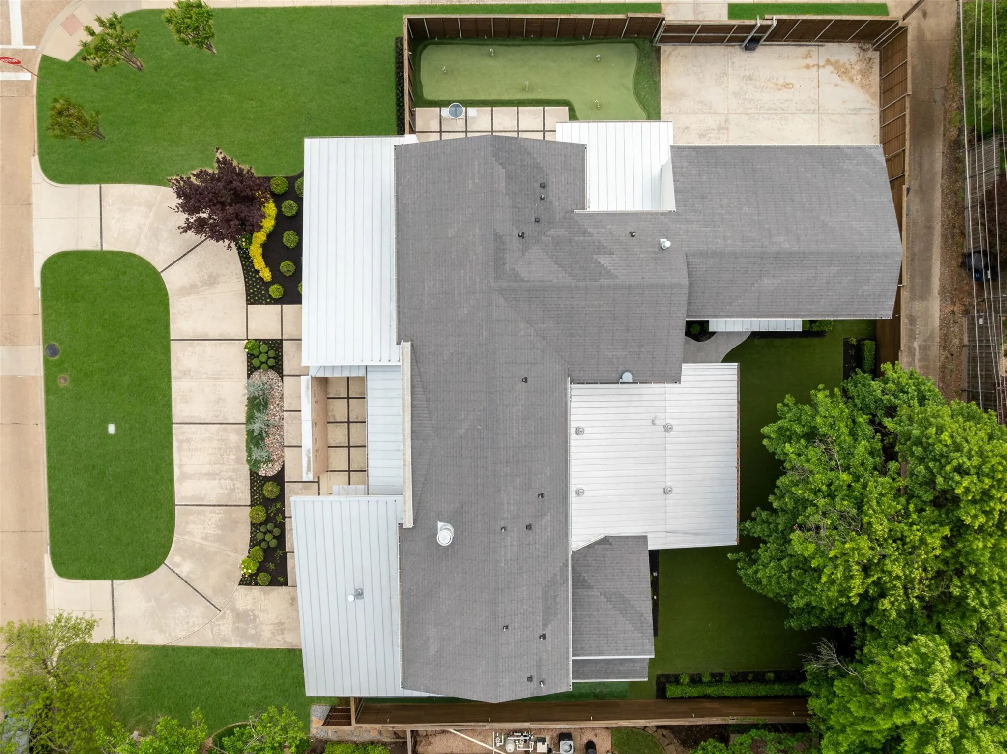 Single Family Residence For Sale in Dallas County , 5624 Williamstown Road, Dallas, Texas 75230, 5 Bedroom, 7 Bathroom, 3 Garage spaces, 6,496 Sqft, built in 2015, Preowned, mls#21235586, Real Estate Agent in Dallas, Homes For Sale in Dallas county, Homes For Sale in Dallas, Realtor in Dallas Texas, Real Estate Brokerage Independent Realty Texas, Luminita Cordes Realtor