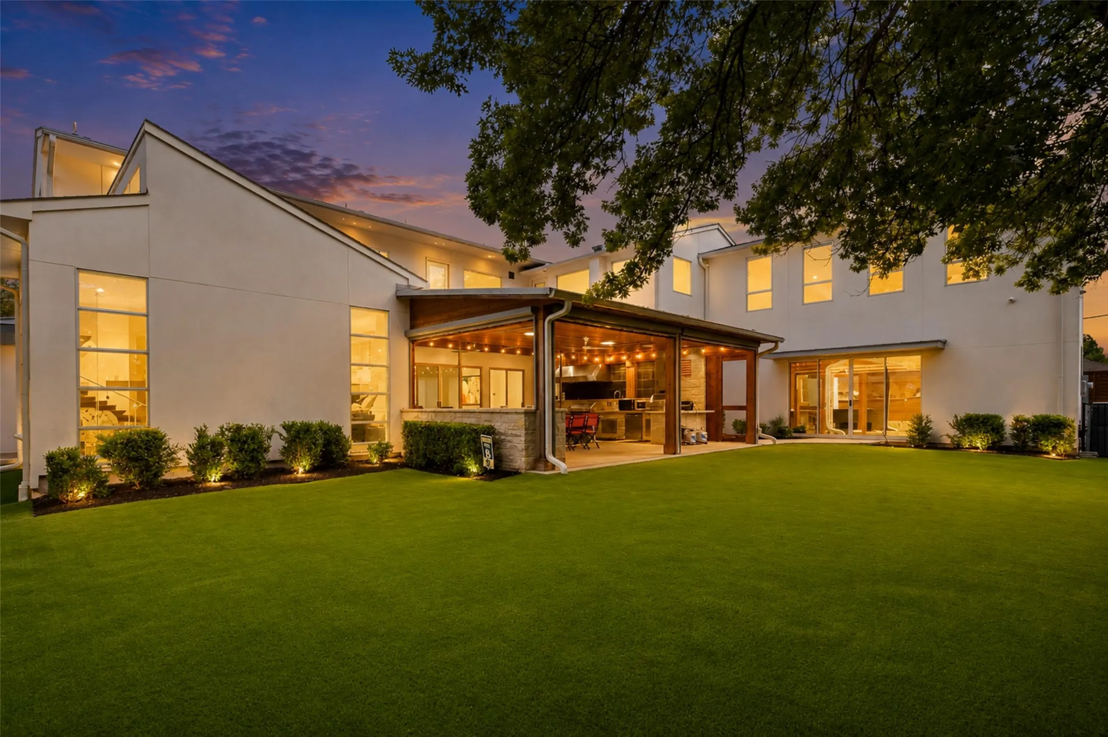 Single Family Residence For Sale in Dallas County , 5624 Williamstown Road, Dallas, Texas 75230, 5 Bedroom, 7 Bathroom, 3 Garage spaces, 6,496 Sqft, built in 2015, Preowned, mls#21235586, Real Estate Agent in Dallas, Homes For Sale in Dallas county, Homes For Sale in Dallas, Realtor in Dallas Texas, Real Estate Brokerage Independent Realty Texas, Luminita Cordes Realtor