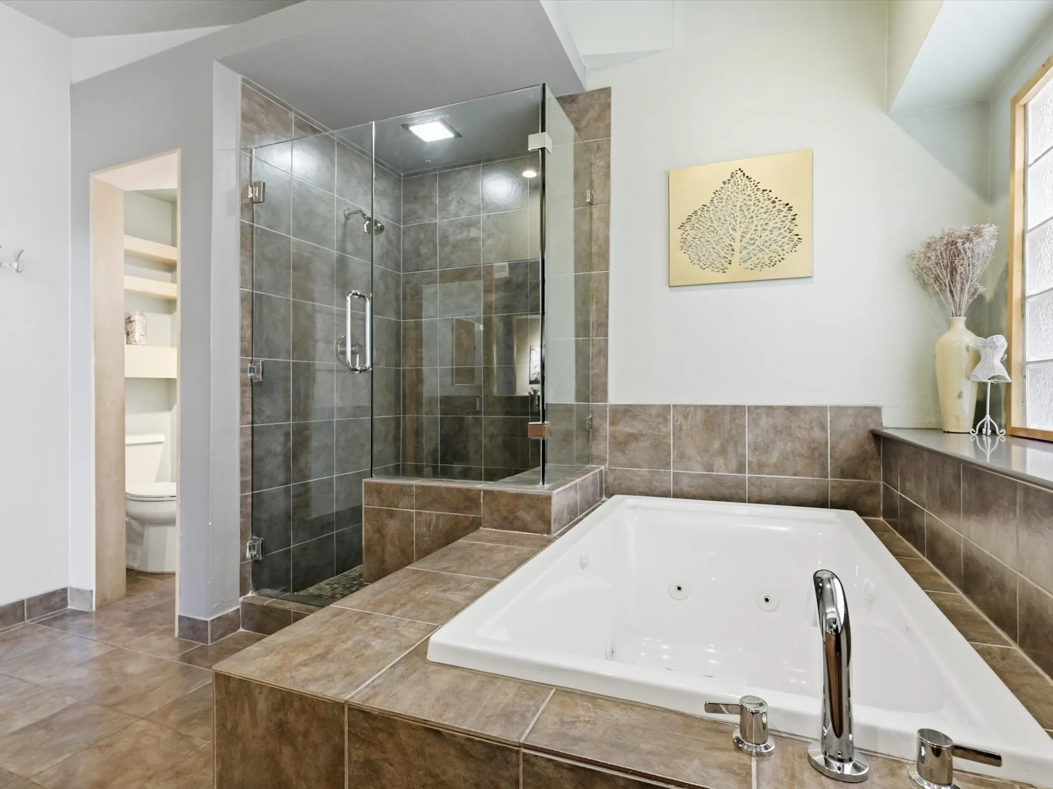Single Family Residence For Sale in Dallas County , 851 Chalfont Place, Coppell, Texas 75019, 4 Bedroom, 3 Bathroom, 2 Garage spaces, 2,882 Sqft, built in 1990, mls#21232985, Real Estate Agent in Coppell, Homes For Sale in Dallas county, Homes For Sale in Coppell, Realtor in Coppell Texas, Real Estate Brokerage Independent Realty Texas, Luminita Cordes Realtor