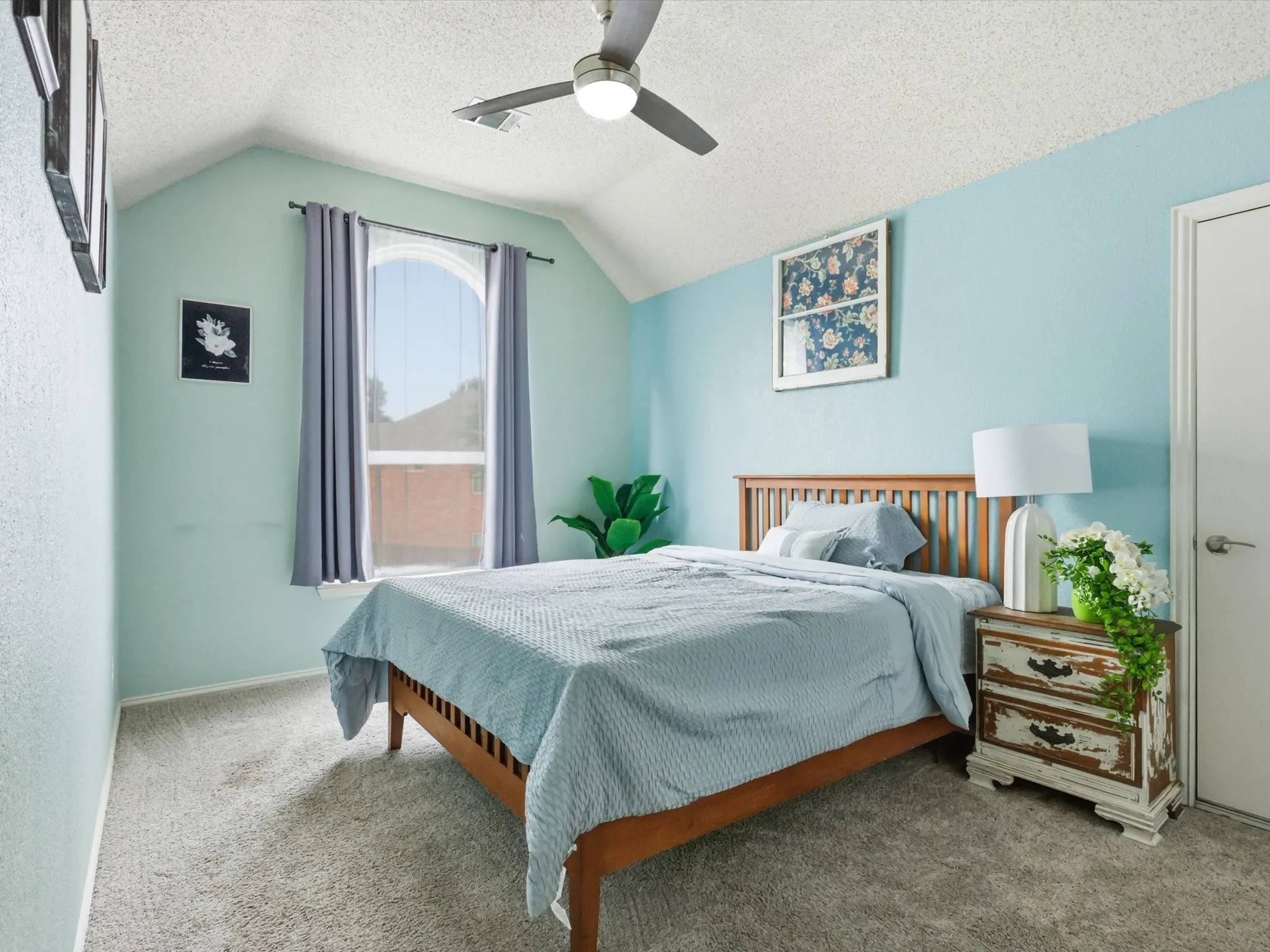 Single Family Residence For Sale in Dallas County , 851 Chalfont Place, Coppell, Texas 75019, 4 Bedroom, 3 Bathroom, 2 Garage spaces, 2,882 Sqft, built in 1990, mls#21232985, Real Estate Agent in Coppell, Homes For Sale in Dallas county, Homes For Sale in Coppell, Realtor in Coppell Texas, Real Estate Brokerage Independent Realty Texas, Luminita Cordes Realtor