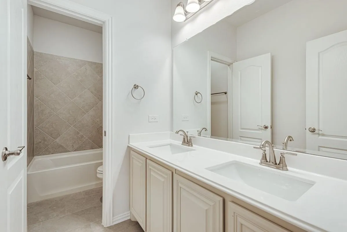 Single Family Residence For Sale in Kaufman County , 2133 Devonblue Drive, Forney, Texas 75126, 4 Bedroom, 3 Bathroom, 2 Garage spaces, 3,430 Sqft, built in 2022, Preowned, Price $425,000, mls#21234477, Real Estate Agent in Forney, Homes For Sale in Kaufman county, Homes For Sale in Forney, Realtor in Forney Texas, Real Estate Brokerage Independent Realty Texas, Luminita Cordes Realtor