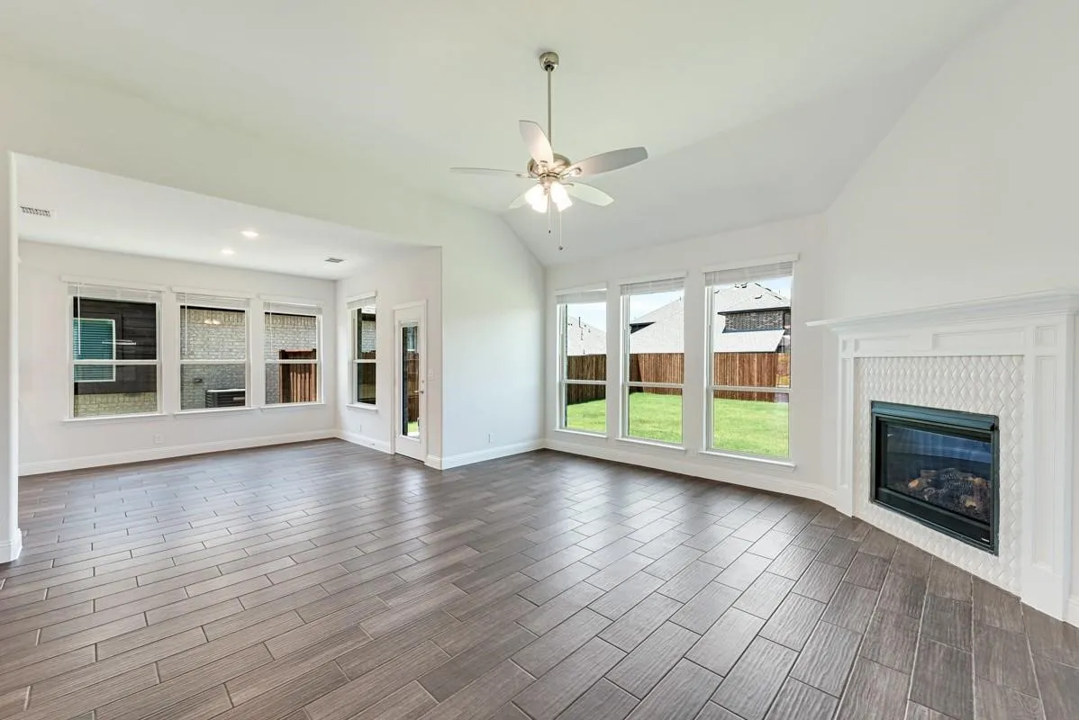 Single Family Residence For Sale in Kaufman County , 2133 Devonblue Drive, Forney, Texas 75126, 4 Bedroom, 3 Bathroom, 2 Garage spaces, 3,430 Sqft, built in 2022, Preowned, Price $425,000, mls#21234477, Real Estate Agent in Forney, Homes For Sale in Kaufman county, Homes For Sale in Forney, Realtor in Forney Texas, Real Estate Brokerage Independent Realty Texas, Luminita Cordes Realtor