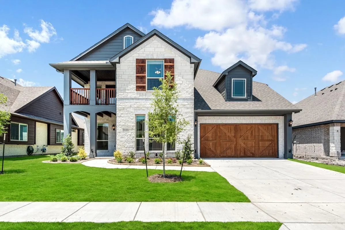 Single Family Residence For Sale in Kaufman County , 2133 Devonblue Drive, Forney, Texas 75126, 4 Bedroom, 3 Bathroom, 2 Garage spaces, 3,430 Sqft, built in 2022, Preowned, Price $425,000, mls#21234477, Real Estate Agent in Forney, Homes For Sale in Kaufman county, Homes For Sale in Forney, Realtor in Forney Texas, Real Estate Brokerage Independent Realty Texas, Luminita Cordes Realtor