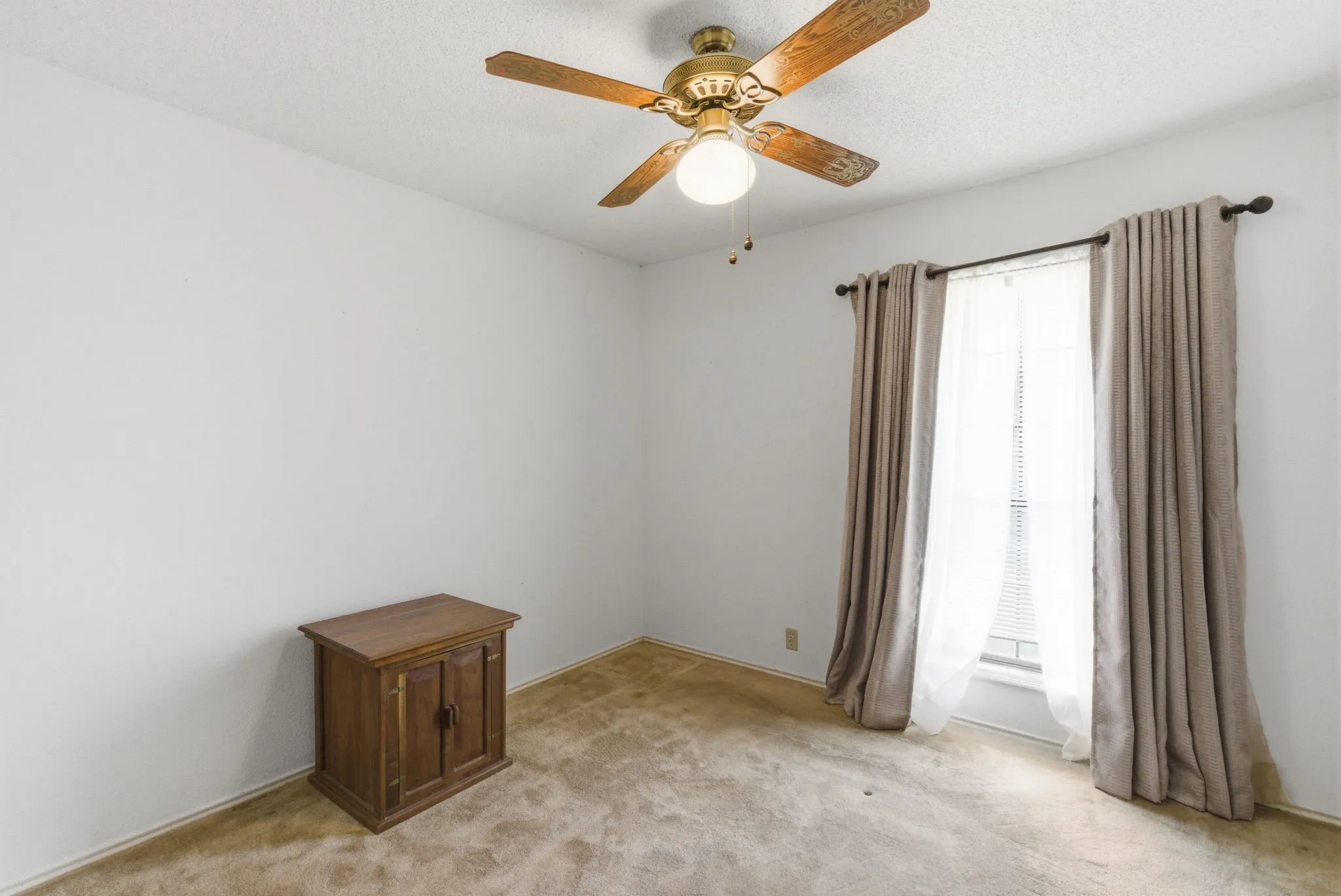 Single Family Residence For Sale in Stephens County , 2304 Sha Lane, Breckenridge, Texas 76424, 3 Bedroom, 2 Bathroom, Garage spaces, 2,108 Sqft, built in 1986, Price $225,000, mls#21234113, Real Estate Agent in Breckenridge, Homes For Sale in Stephens county, Homes For Sale in Breckenridge, Realtor in Breckenridge Texas, Real Estate Brokerage Independent Realty Texas, Luminita Cordes Realtor