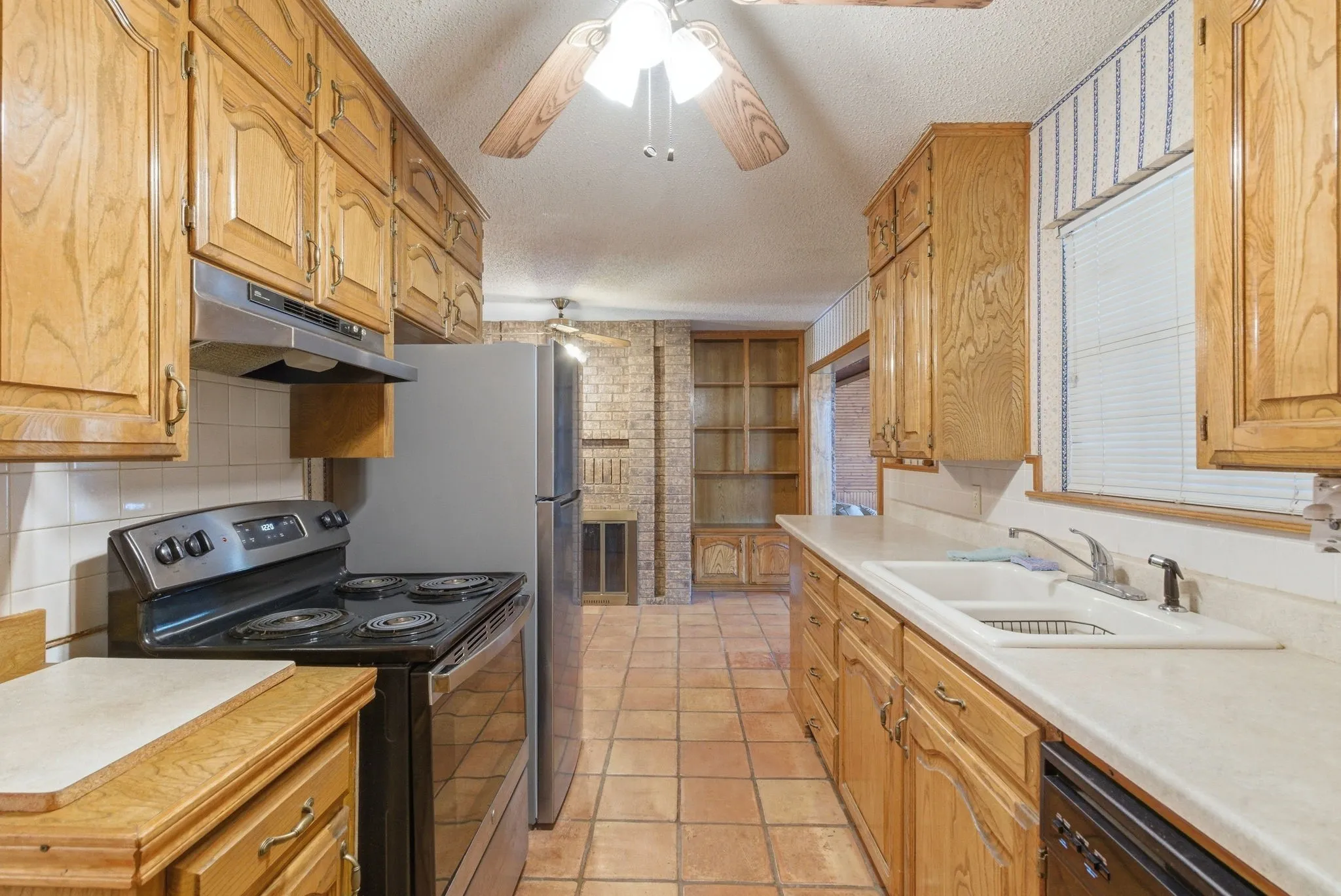 Single Family Residence For Sale in Stephens County , 2304 Sha Lane, Breckenridge, Texas 76424, 3 Bedroom, 2 Bathroom, Garage spaces, 2,108 Sqft, built in 1986, Price $225,000, mls#21234113, Real Estate Agent in Breckenridge, Homes For Sale in Stephens county, Homes For Sale in Breckenridge, Realtor in Breckenridge Texas, Real Estate Brokerage Independent Realty Texas, Luminita Cordes Realtor
