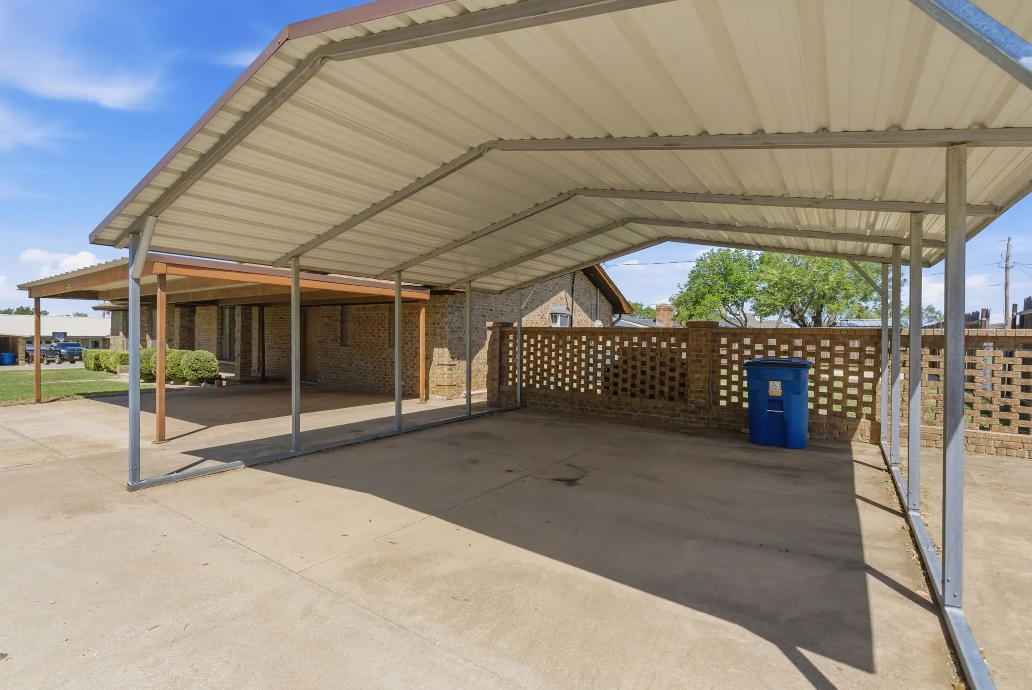 Single Family Residence For Sale in Stephens County , 2304 Sha Lane, Breckenridge, Texas 76424, 3 Bedroom, 2 Bathroom, Garage spaces, 2,108 Sqft, built in 1986, Price $225,000, mls#21234113, Real Estate Agent in Breckenridge, Homes For Sale in Stephens county, Homes For Sale in Breckenridge, Realtor in Breckenridge Texas, Real Estate Brokerage Independent Realty Texas, Luminita Cordes Realtor