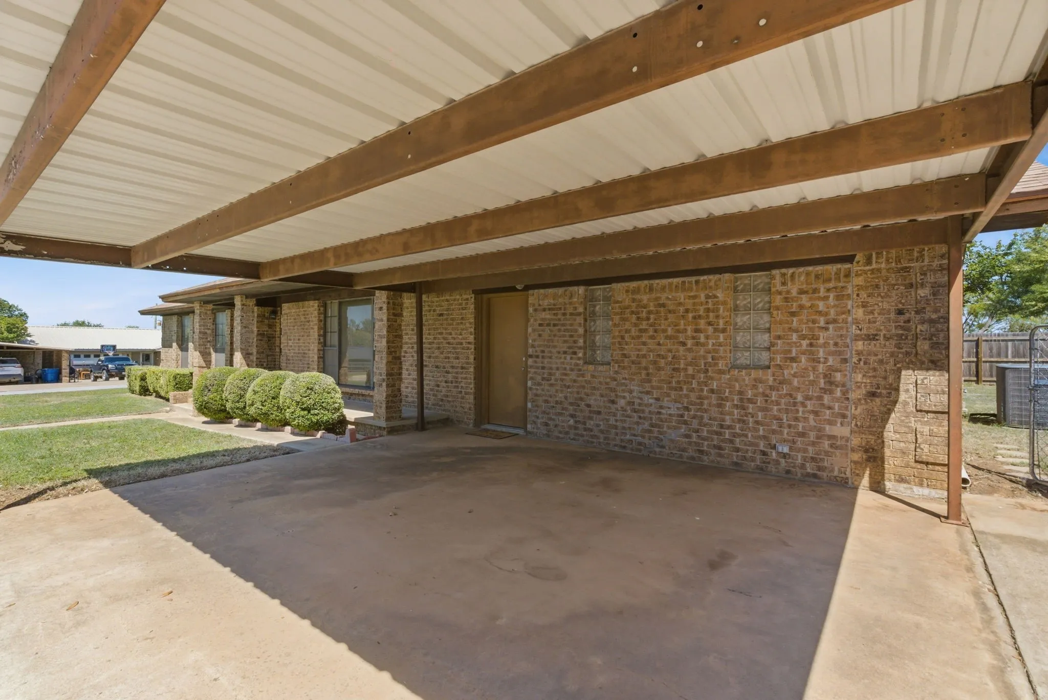 Single Family Residence For Sale in Stephens County , 2304 Sha Lane, Breckenridge, Texas 76424, 3 Bedroom, 2 Bathroom, Garage spaces, 2,108 Sqft, built in 1986, Price $225,000, mls#21234113, Real Estate Agent in Breckenridge, Homes For Sale in Stephens county, Homes For Sale in Breckenridge, Realtor in Breckenridge Texas, Real Estate Brokerage Independent Realty Texas, Luminita Cordes Realtor