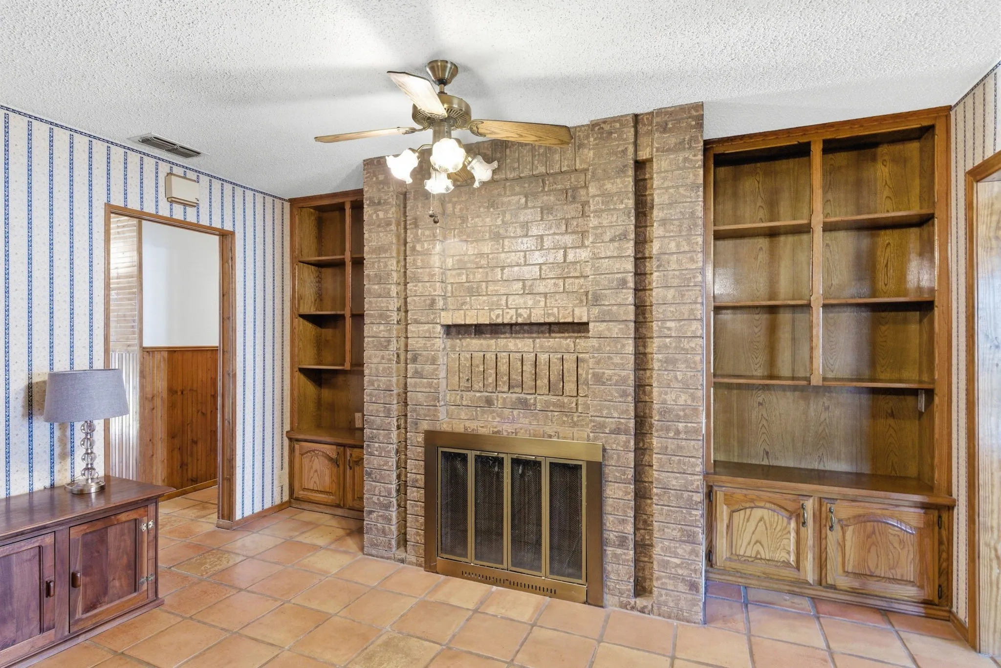 Single Family Residence For Sale in Stephens County , 2304 Sha Lane, Breckenridge, Texas 76424, 3 Bedroom, 2 Bathroom, Garage spaces, 2,108 Sqft, built in 1986, Price $225,000, mls#21234113, Real Estate Agent in Breckenridge, Homes For Sale in Stephens county, Homes For Sale in Breckenridge, Realtor in Breckenridge Texas, Real Estate Brokerage Independent Realty Texas, Luminita Cordes Realtor