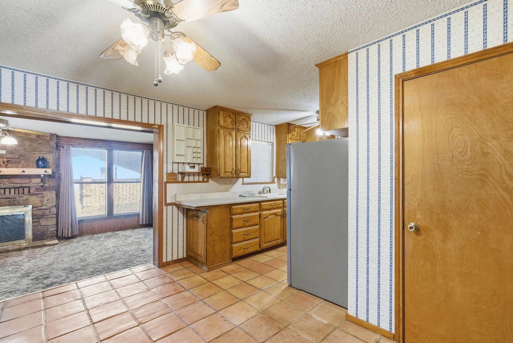 Single Family Residence For Sale in Stephens County , 2304 Sha Lane, Breckenridge, Texas 76424, 3 Bedroom, 2 Bathroom, Garage spaces, 2,108 Sqft, built in 1986, Price $225,000, mls#21234113, Real Estate Agent in Breckenridge, Homes For Sale in Stephens county, Homes For Sale in Breckenridge, Realtor in Breckenridge Texas, Real Estate Brokerage Independent Realty Texas, Luminita Cordes Realtor