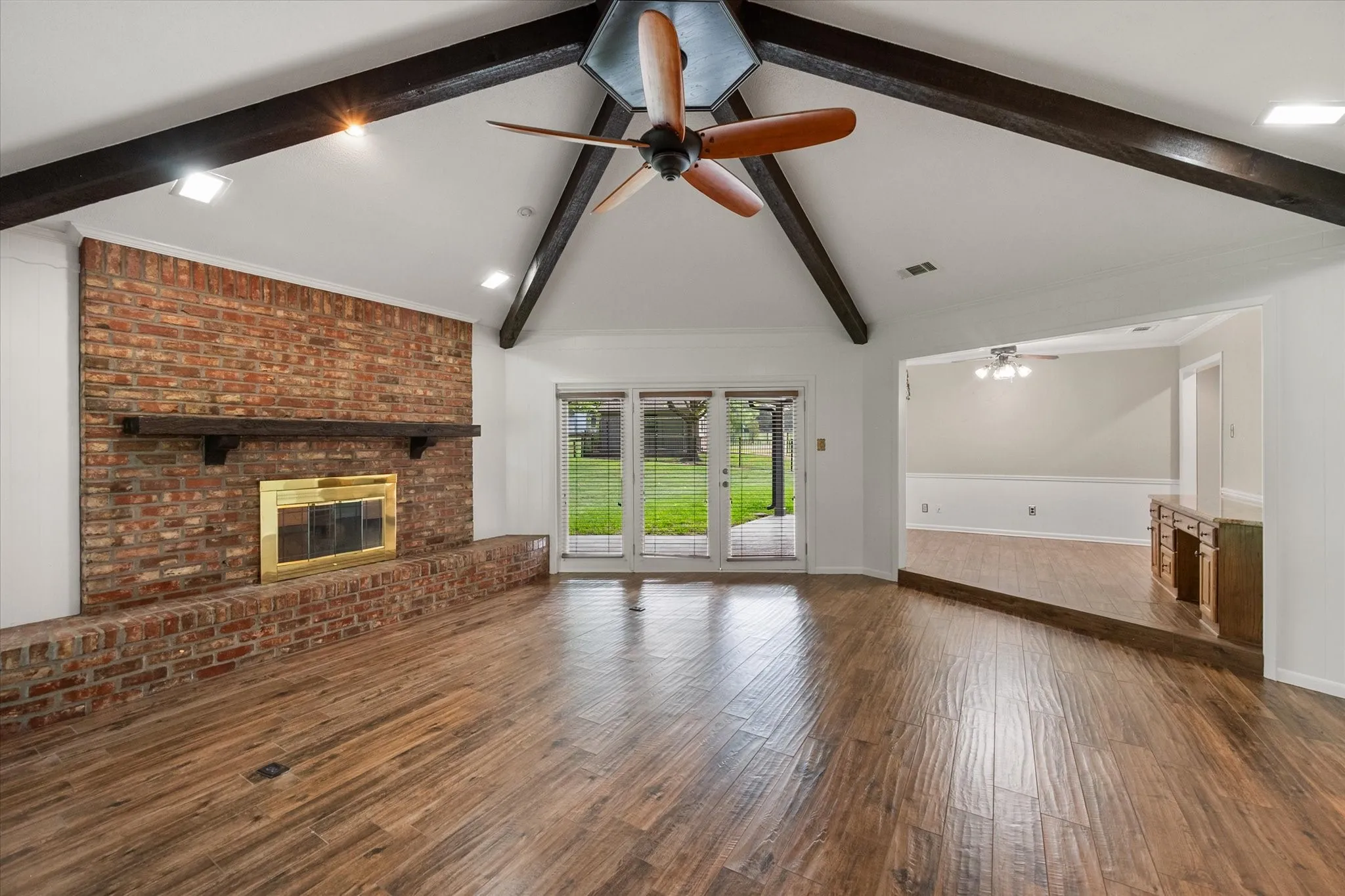 Single Family Residence For Sale in Navarro County , 3725 County Road 0004, Corsicana, Texas 75110, 4 Bedroom, 3 Bathroom, 2 Garage spaces, 2,340 Sqft, built in 1970, mls#21235623, Real Estate Agent in Corsicana, Homes For Sale in Navarro county, Homes For Sale in Corsicana, Realtor in Corsicana Texas, Real Estate Brokerage Independent Realty Texas, Luminita Cordes Realtor