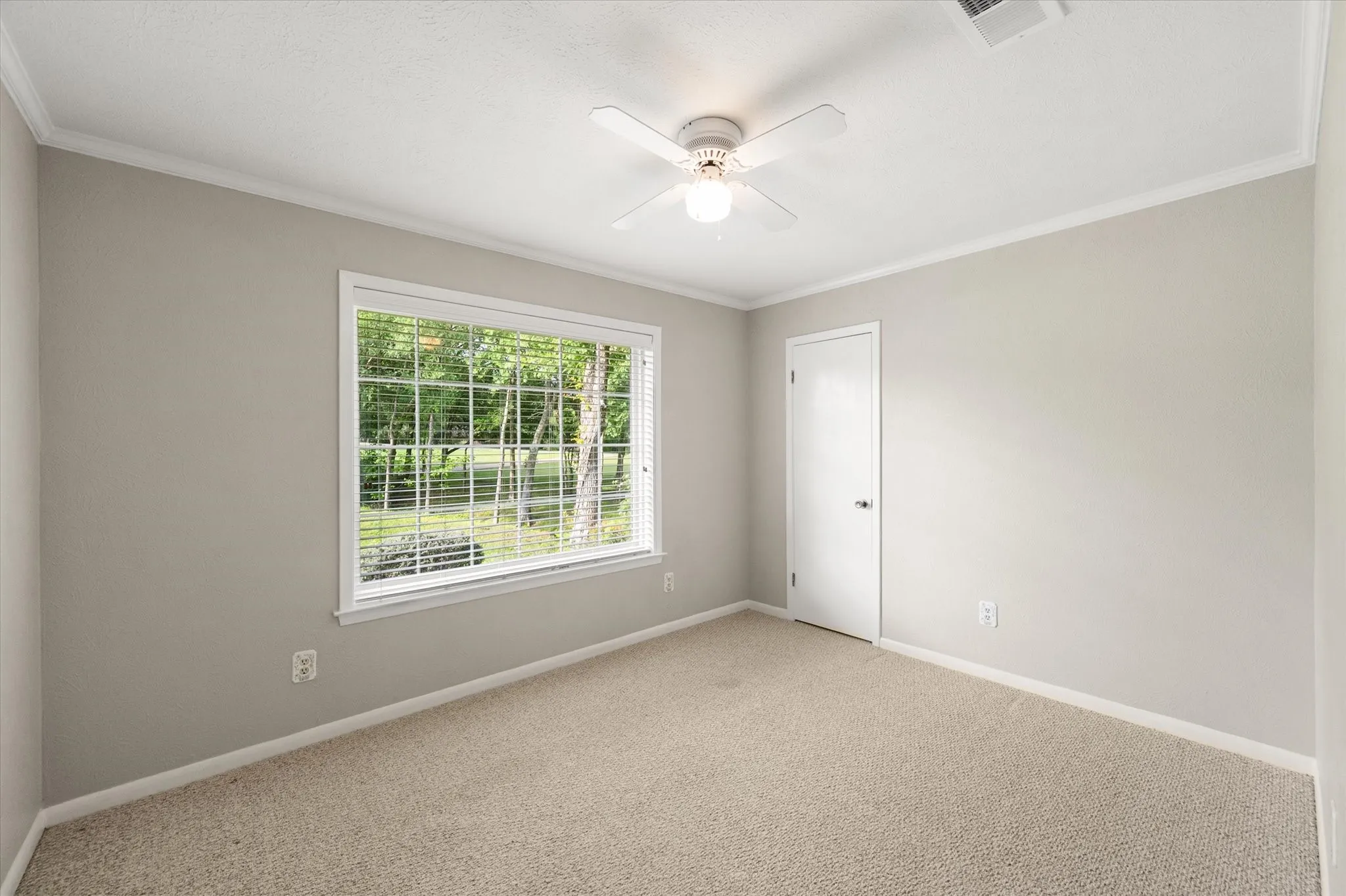Single Family Residence For Sale in Navarro County , 3725 County Road 0004, Corsicana, Texas 75110, 4 Bedroom, 3 Bathroom, 2 Garage spaces, 2,340 Sqft, built in 1970, mls#21235623, Real Estate Agent in Corsicana, Homes For Sale in Navarro county, Homes For Sale in Corsicana, Realtor in Corsicana Texas, Real Estate Brokerage Independent Realty Texas, Luminita Cordes Realtor
