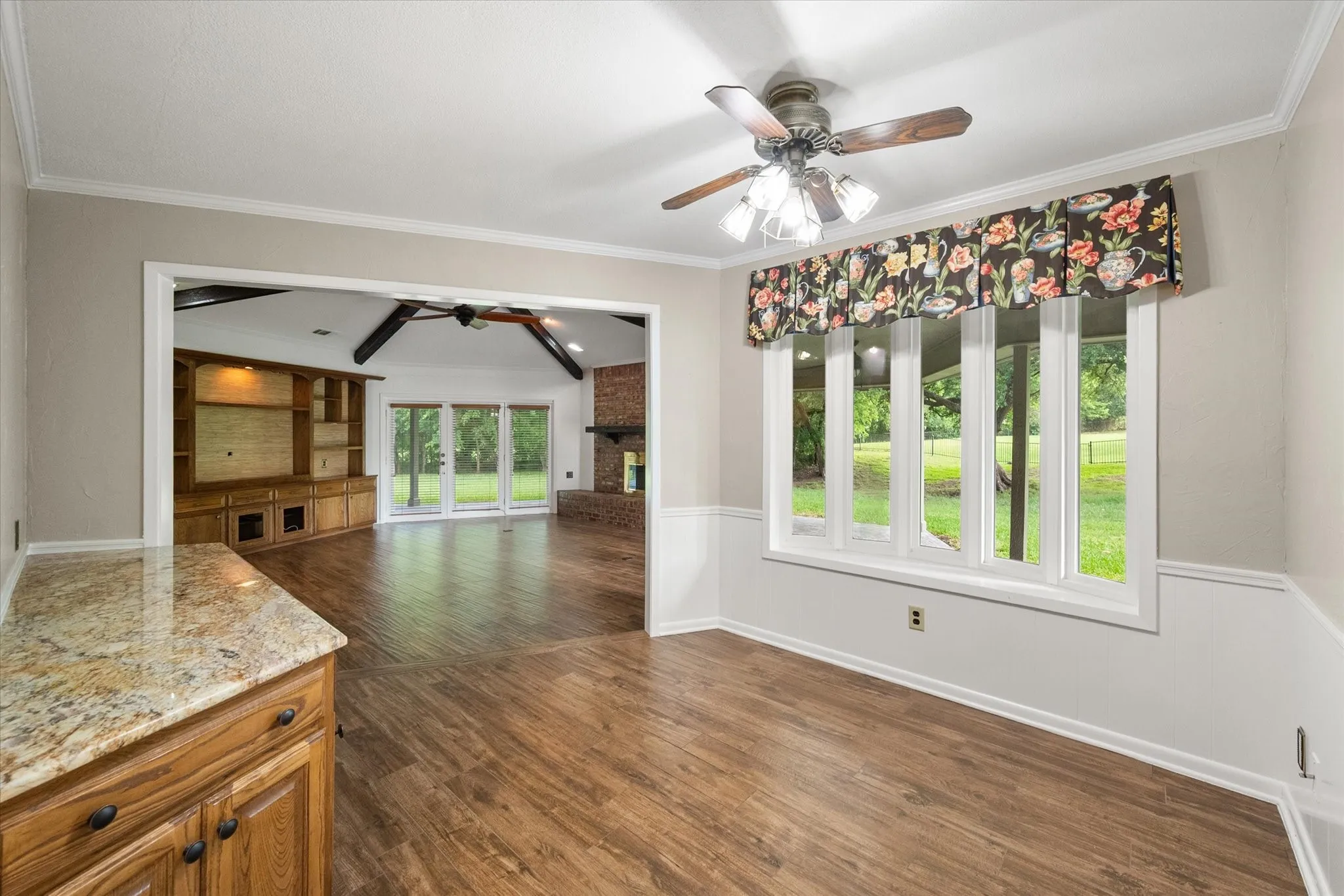 Single Family Residence For Sale in Navarro County , 3725 County Road 0004, Corsicana, Texas 75110, 4 Bedroom, 3 Bathroom, 2 Garage spaces, 2,340 Sqft, built in 1970, mls#21235623, Real Estate Agent in Corsicana, Homes For Sale in Navarro county, Homes For Sale in Corsicana, Realtor in Corsicana Texas, Real Estate Brokerage Independent Realty Texas, Luminita Cordes Realtor