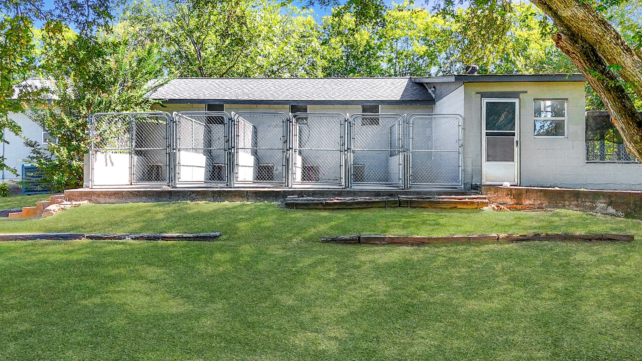 Single Family Residence For Sale in Navarro County , 3725 County Road 0004, Corsicana, Texas 75110, 4 Bedroom, 3 Bathroom, 2 Garage spaces, 2,340 Sqft, built in 1970, mls#21235623, Real Estate Agent in Corsicana, Homes For Sale in Navarro county, Homes For Sale in Corsicana, Realtor in Corsicana Texas, Real Estate Brokerage Independent Realty Texas, Luminita Cordes Realtor