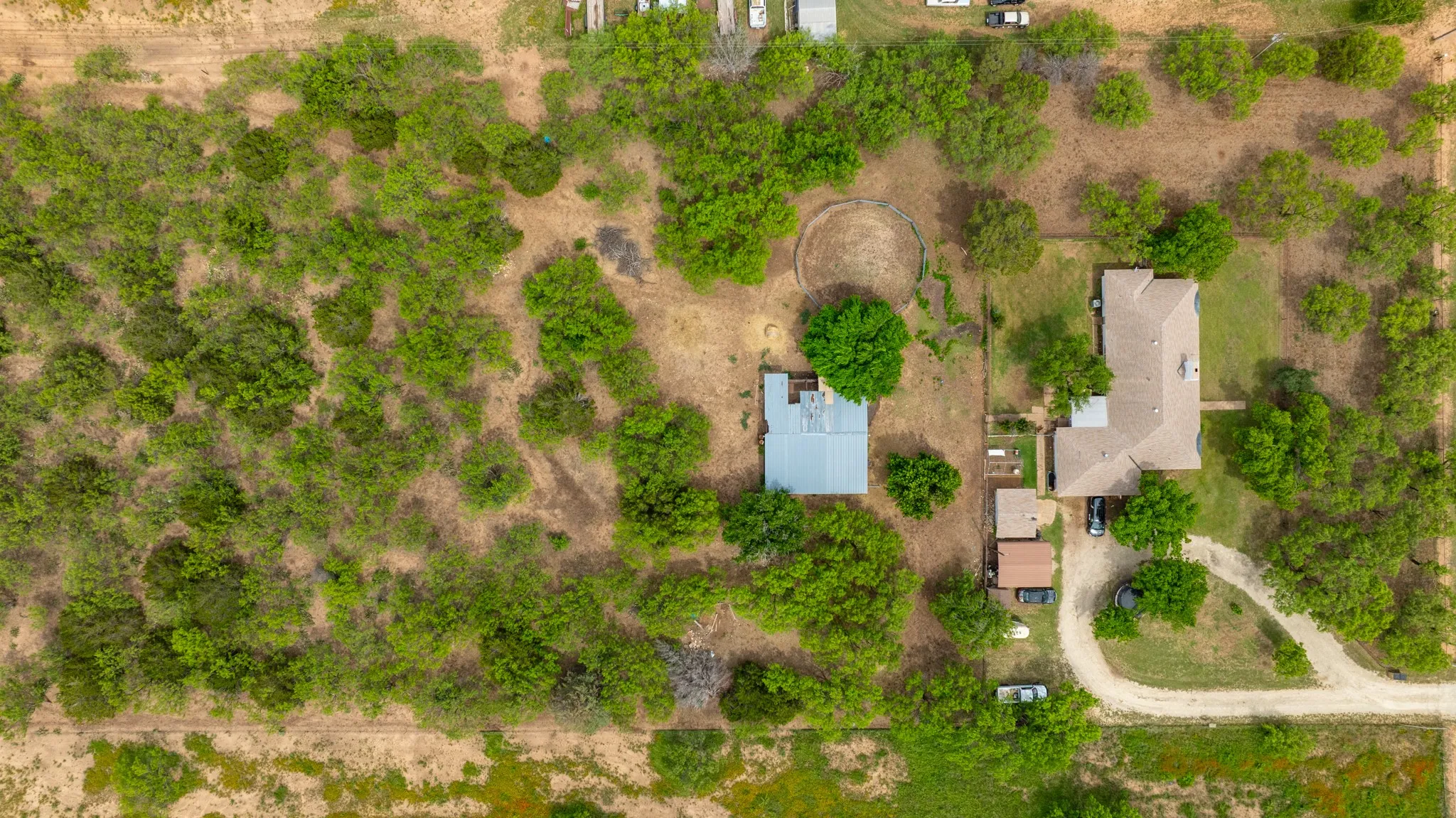 Single Family Residence For Sale in Taylor County , 636 Clark Road, Abilene, Texas 79602, 3 Bedroom, 2 Bathroom, 2 Garage spaces, 2,604 Sqft, built in 1977, Preowned, mls#21235643, Real Estate Agent in Abilene, Homes For Sale in Taylor county, Homes For Sale in Abilene, Realtor in Abilene Texas, Real Estate Brokerage Independent Realty Texas, Luminita Cordes Realtor