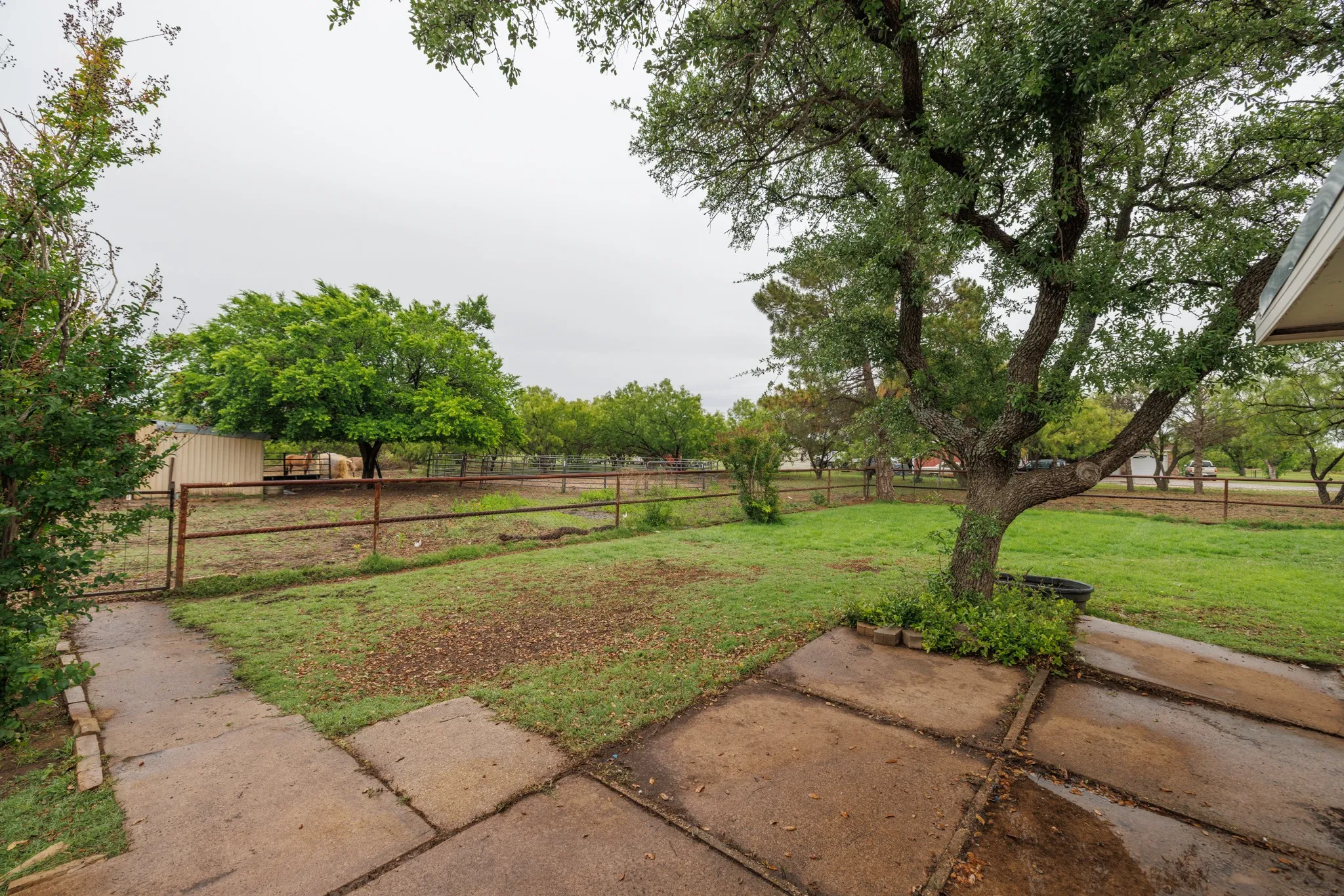 Single Family Residence For Sale in Taylor County , 636 Clark Road, Abilene, Texas 79602, 3 Bedroom, 2 Bathroom, 2 Garage spaces, 2,604 Sqft, built in 1977, Preowned, mls#21235643, Real Estate Agent in Abilene, Homes For Sale in Taylor county, Homes For Sale in Abilene, Realtor in Abilene Texas, Real Estate Brokerage Independent Realty Texas, Luminita Cordes Realtor