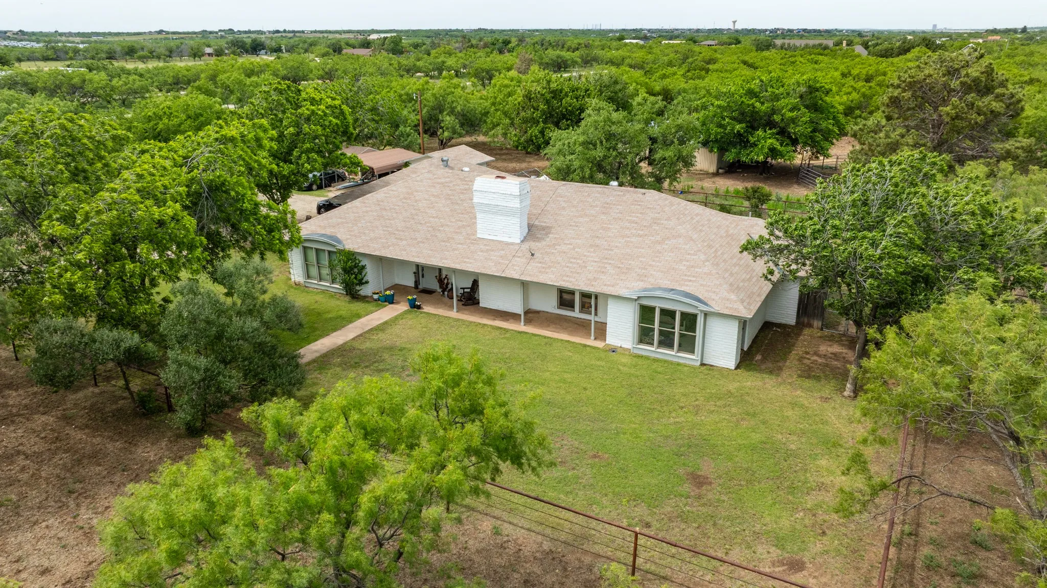 Single Family Residence For Sale in Taylor County , 636 Clark Road, Abilene, Texas 79602, 3 Bedroom, 2 Bathroom, 2 Garage spaces, 2,604 Sqft, built in 1977, Preowned, mls#21235643, Real Estate Agent in Abilene, Homes For Sale in Taylor county, Homes For Sale in Abilene, Realtor in Abilene Texas, Real Estate Brokerage Independent Realty Texas, Luminita Cordes Realtor