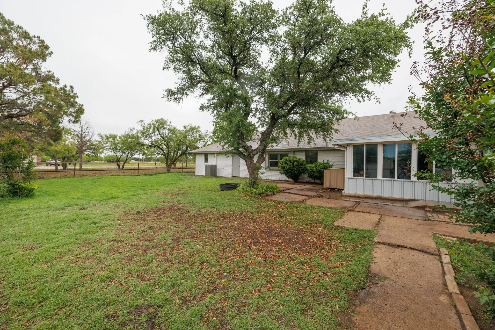 Single Family Residence For Sale in Taylor County , 636 Clark Road, Abilene, Texas 79602, 3 Bedroom, 2 Bathroom, 2 Garage spaces, 2,604 Sqft, built in 1977, Preowned, mls#21235643, Real Estate Agent in Abilene, Homes For Sale in Taylor county, Homes For Sale in Abilene, Realtor in Abilene Texas, Real Estate Brokerage Independent Realty Texas, Luminita Cordes Realtor