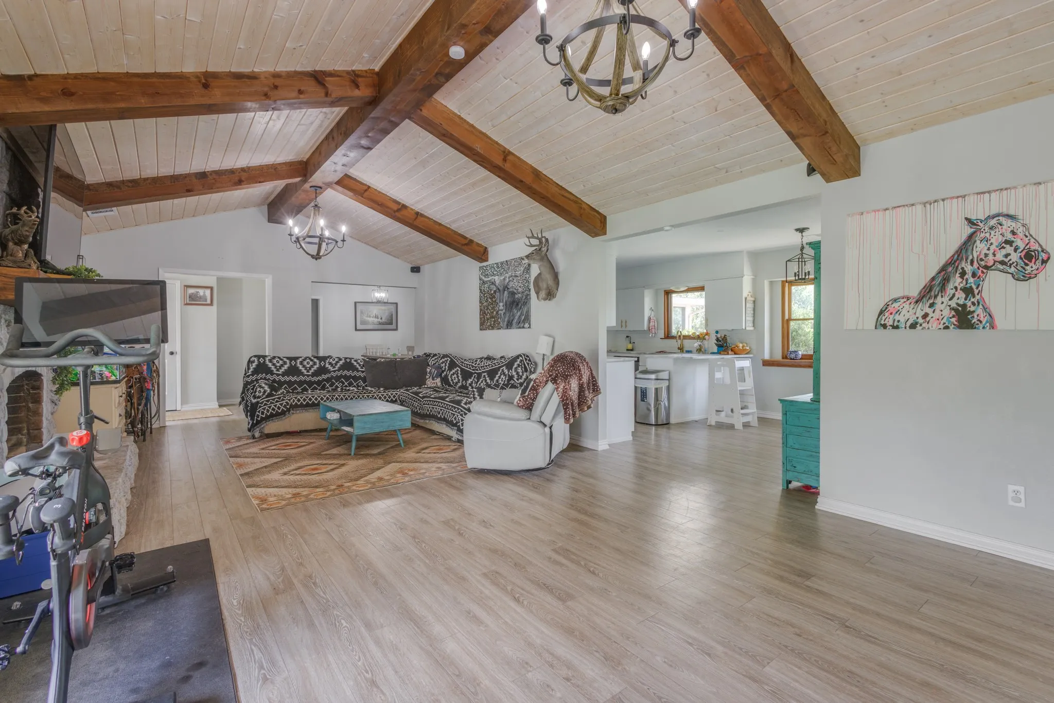 Single Family Residence For Sale in Taylor County , 636 Clark Road, Abilene, Texas 79602, 3 Bedroom, 2 Bathroom, 2 Garage spaces, 2,604 Sqft, built in 1977, Preowned, mls#21235643, Real Estate Agent in Abilene, Homes For Sale in Taylor county, Homes For Sale in Abilene, Realtor in Abilene Texas, Real Estate Brokerage Independent Realty Texas, Luminita Cordes Realtor