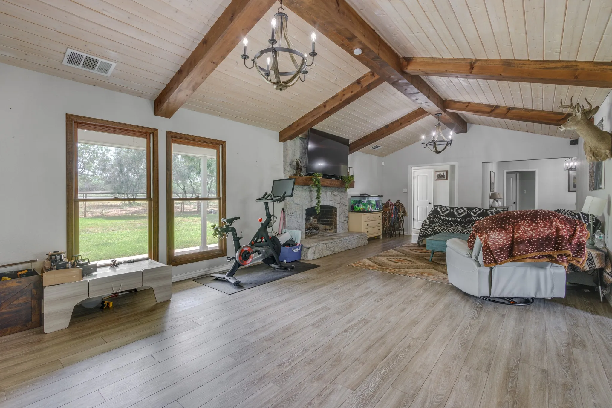 Single Family Residence For Sale in Taylor County , 636 Clark Road, Abilene, Texas 79602, 3 Bedroom, 2 Bathroom, 2 Garage spaces, 2,604 Sqft, built in 1977, Preowned, mls#21235643, Real Estate Agent in Abilene, Homes For Sale in Taylor county, Homes For Sale in Abilene, Realtor in Abilene Texas, Real Estate Brokerage Independent Realty Texas, Luminita Cordes Realtor