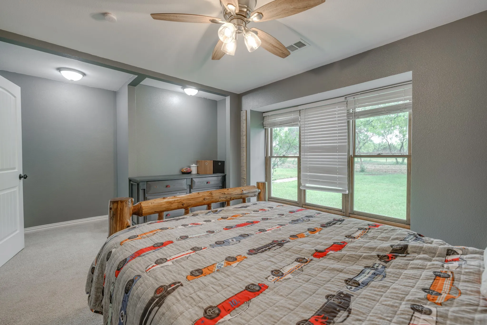 Single Family Residence For Sale in Taylor County , 636 Clark Road, Abilene, Texas 79602, 3 Bedroom, 2 Bathroom, 2 Garage spaces, 2,604 Sqft, built in 1977, Preowned, mls#21235643, Real Estate Agent in Abilene, Homes For Sale in Taylor county, Homes For Sale in Abilene, Realtor in Abilene Texas, Real Estate Brokerage Independent Realty Texas, Luminita Cordes Realtor