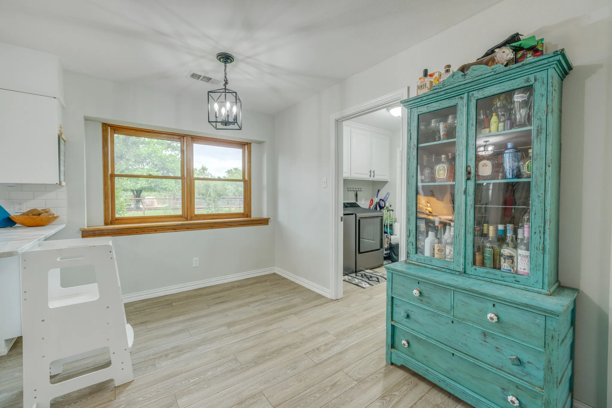 Single Family Residence For Sale in Taylor County , 636 Clark Road, Abilene, Texas 79602, 3 Bedroom, 2 Bathroom, 2 Garage spaces, 2,604 Sqft, built in 1977, Preowned, mls#21235643, Real Estate Agent in Abilene, Homes For Sale in Taylor county, Homes For Sale in Abilene, Realtor in Abilene Texas, Real Estate Brokerage Independent Realty Texas, Luminita Cordes Realtor
