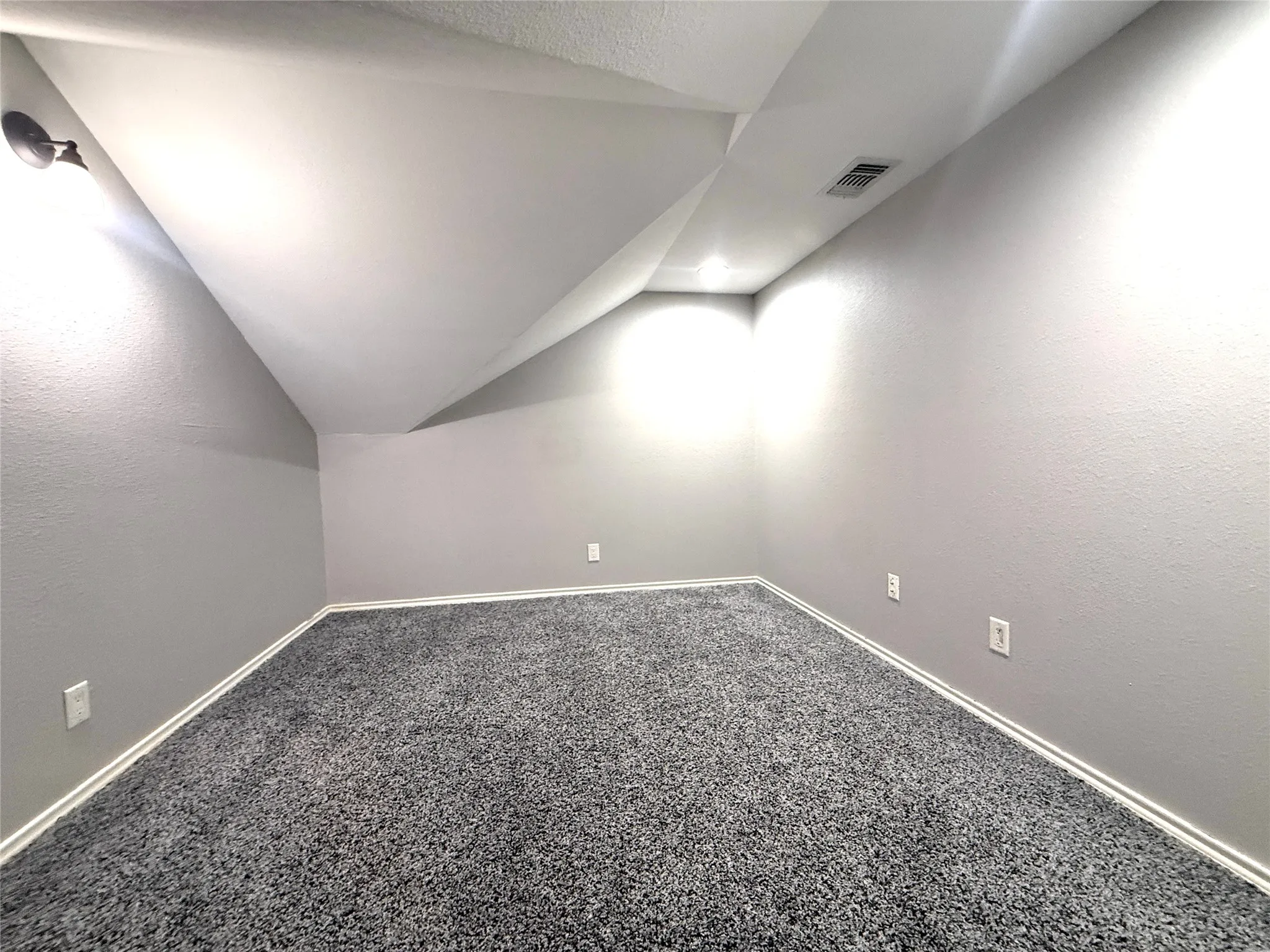 Single Family Residence For Sale in Titus County , 890 County Road 3240, Mt Pleasant, Texas 75455, 4 Bedroom, 5 Bathroom, 3 Garage spaces, 7,692 Sqft, built in 2002, Price $1,895,000, mls#21232776, Real Estate Agent in Mt Pleasant, Homes For Sale in Titus county, Homes For Sale in Mt Pleasant, Realtor in Mt Pleasant Texas, Real Estate Brokerage Independent Realty Texas, Luminita Cordes Realtor